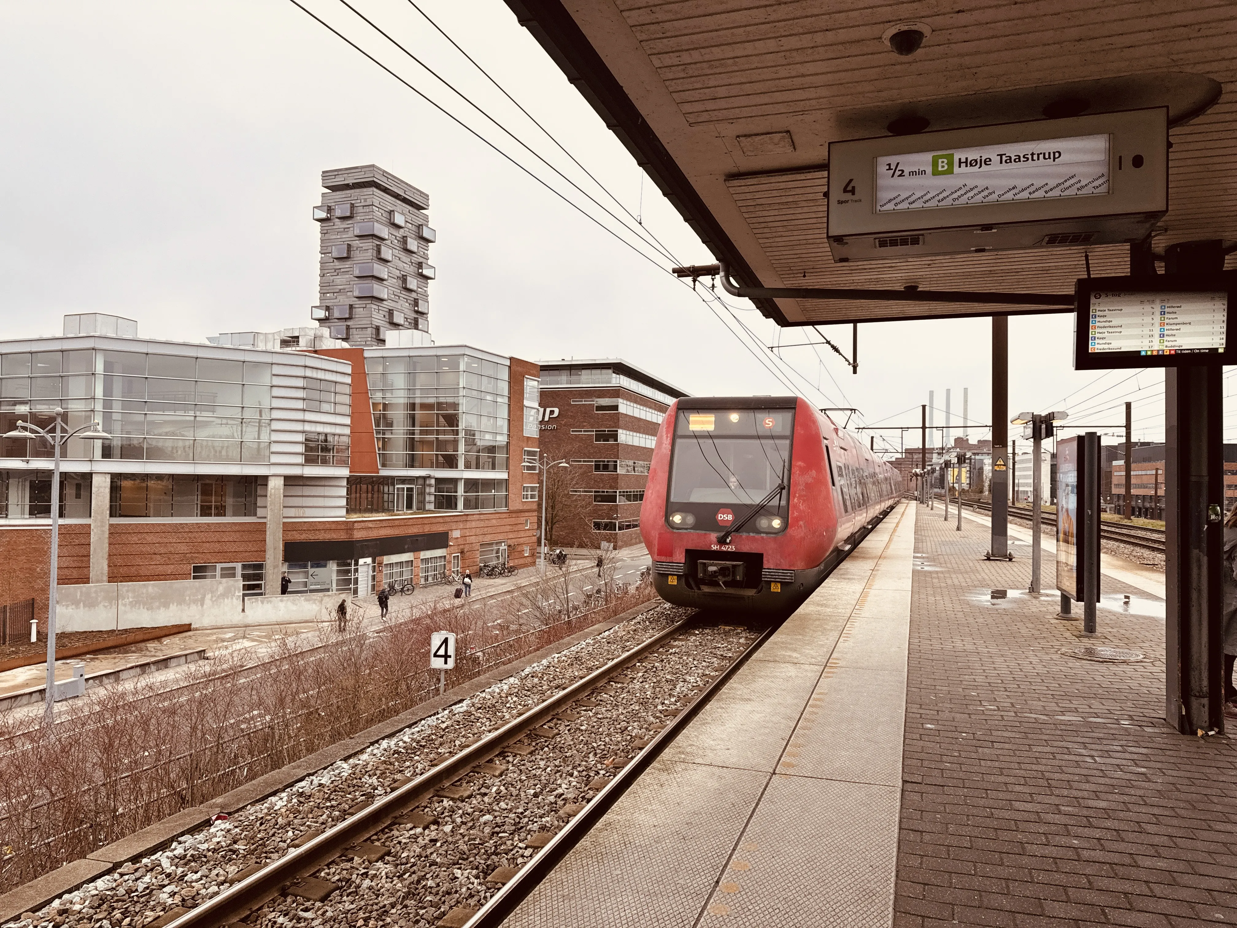 Billede af DSB SE 4123 fotograferet ud for Nordhavn S-togstrinbræt.