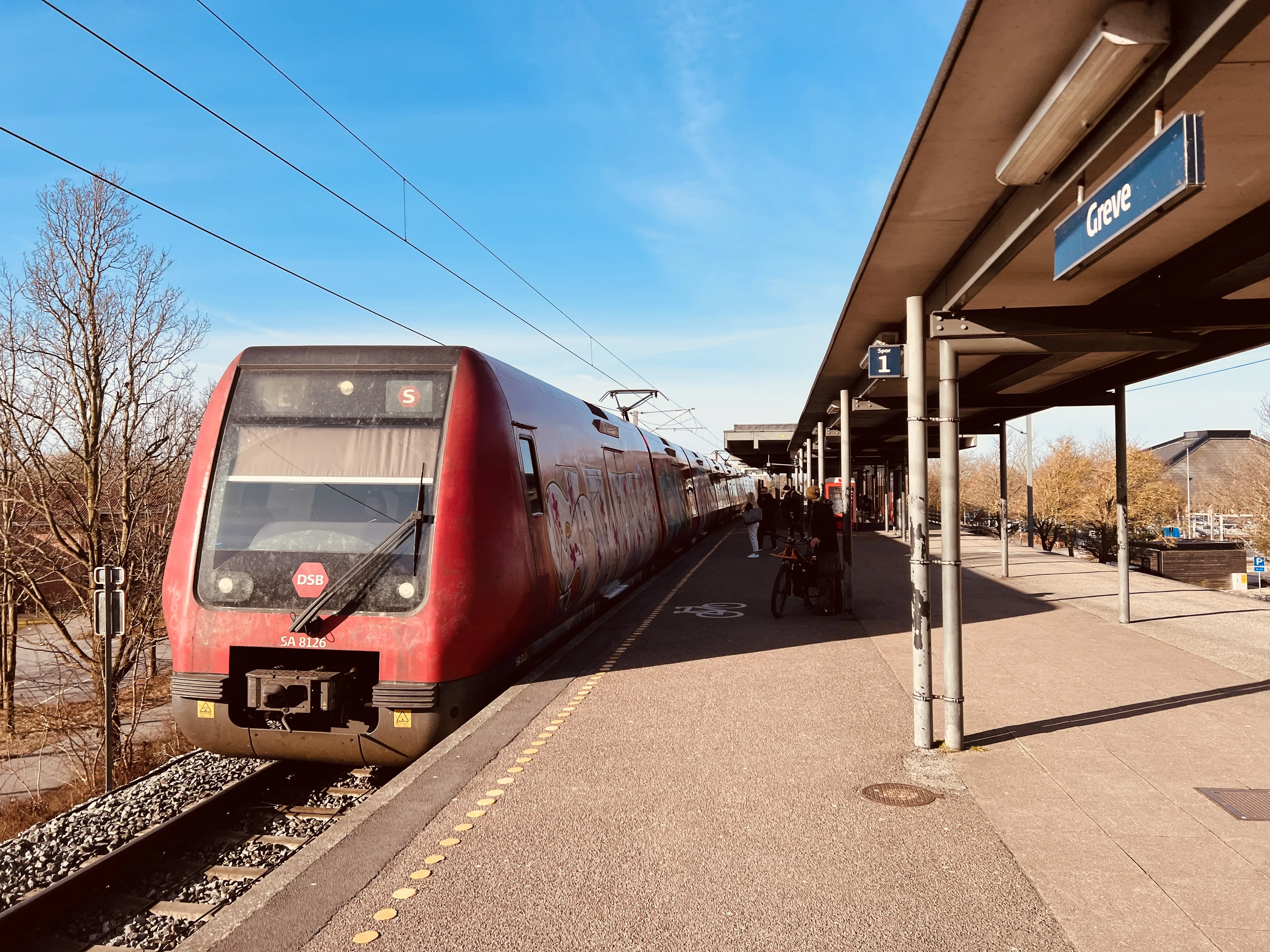 Billede af DSB SA 8126 fotograferet ud for Greve S-togstrinbræt.