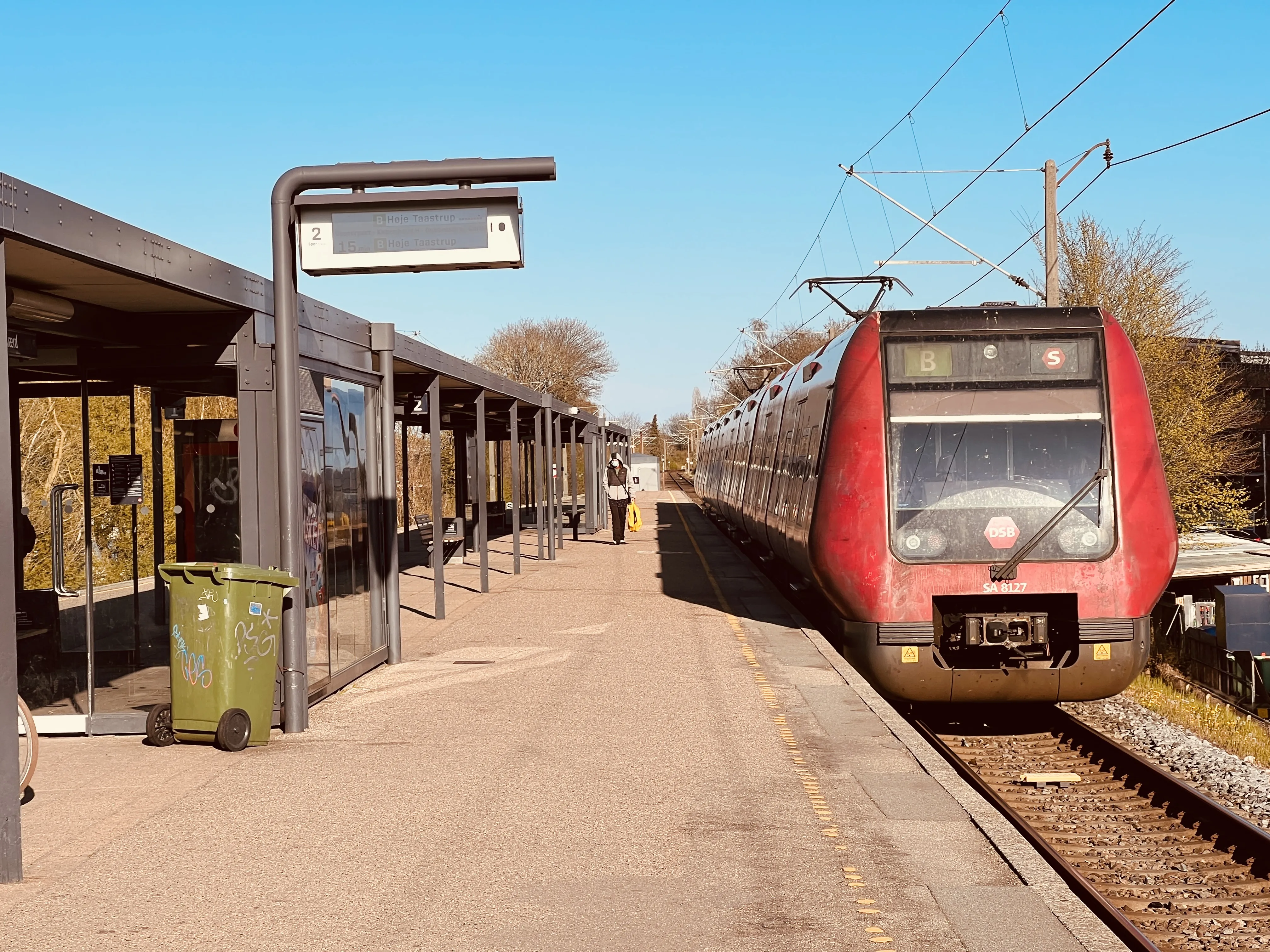 Billede af DSB SA 8127 fotograferet ud for Bagsværd S-togstrinbræt.