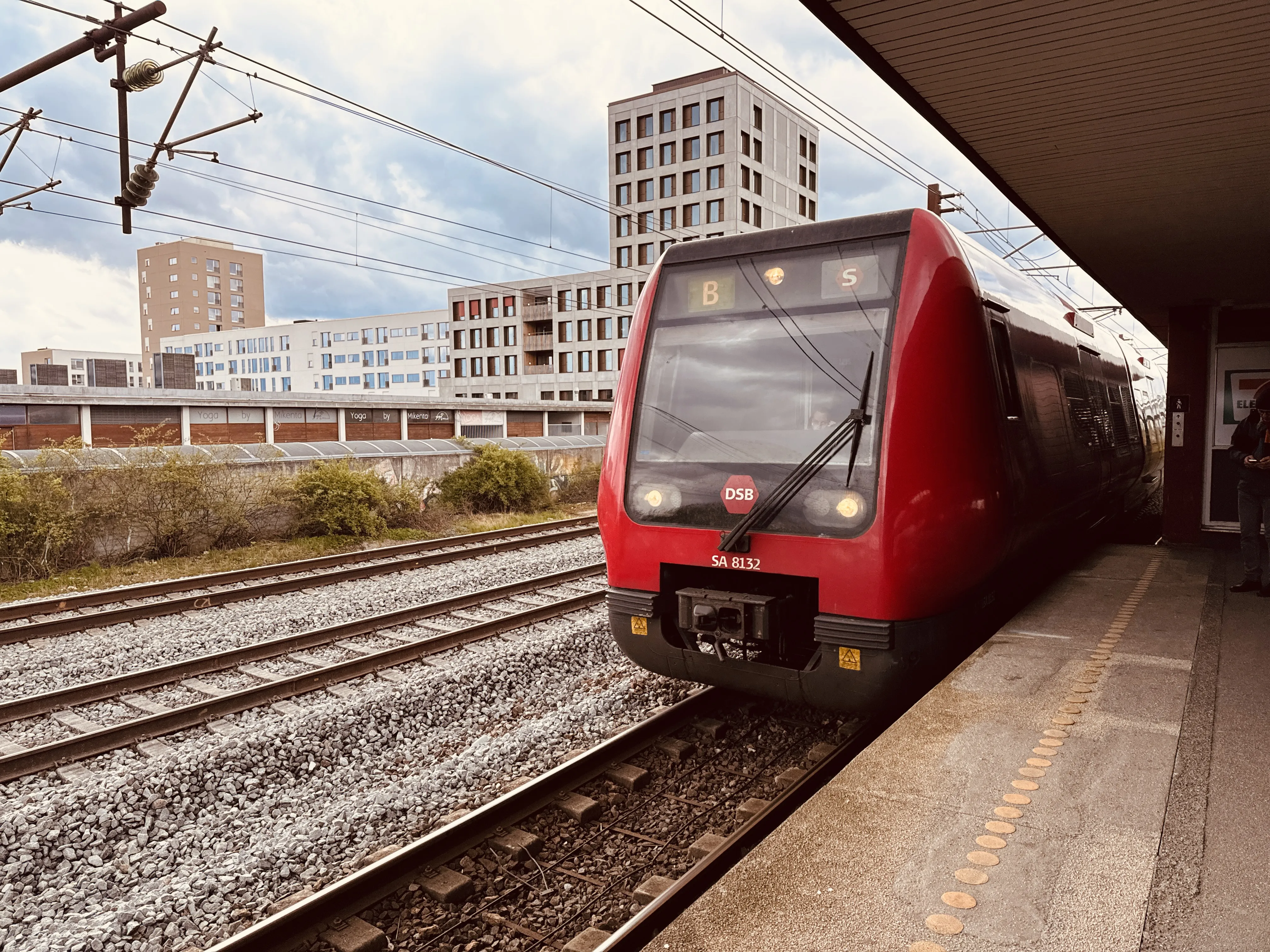 Billede af DSB SA 8132 fotograferet ud for Albertslund S-togstrinbræt.