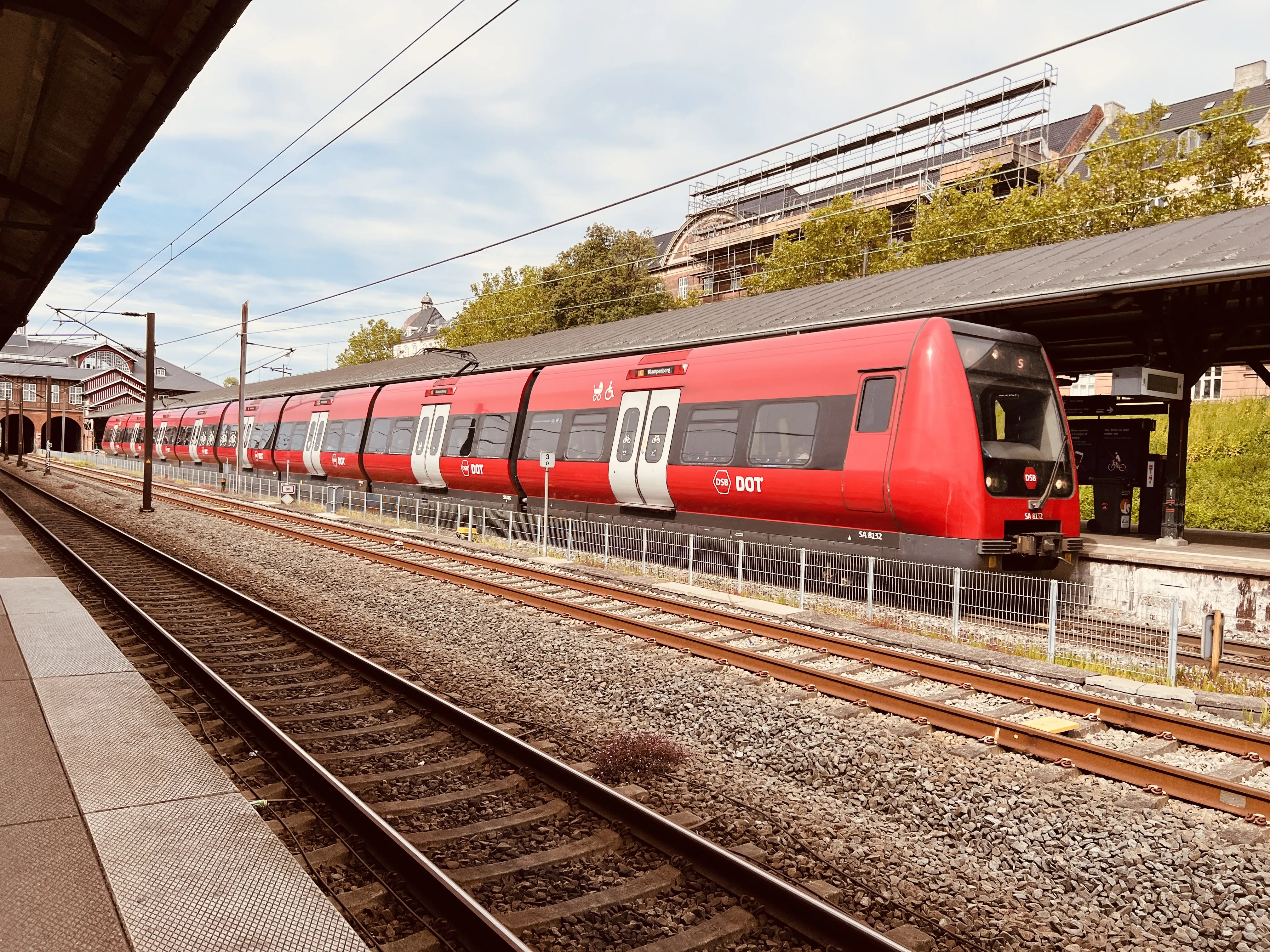 Billede af DSB SA 8132 fotograferet ud for Østerport Station.