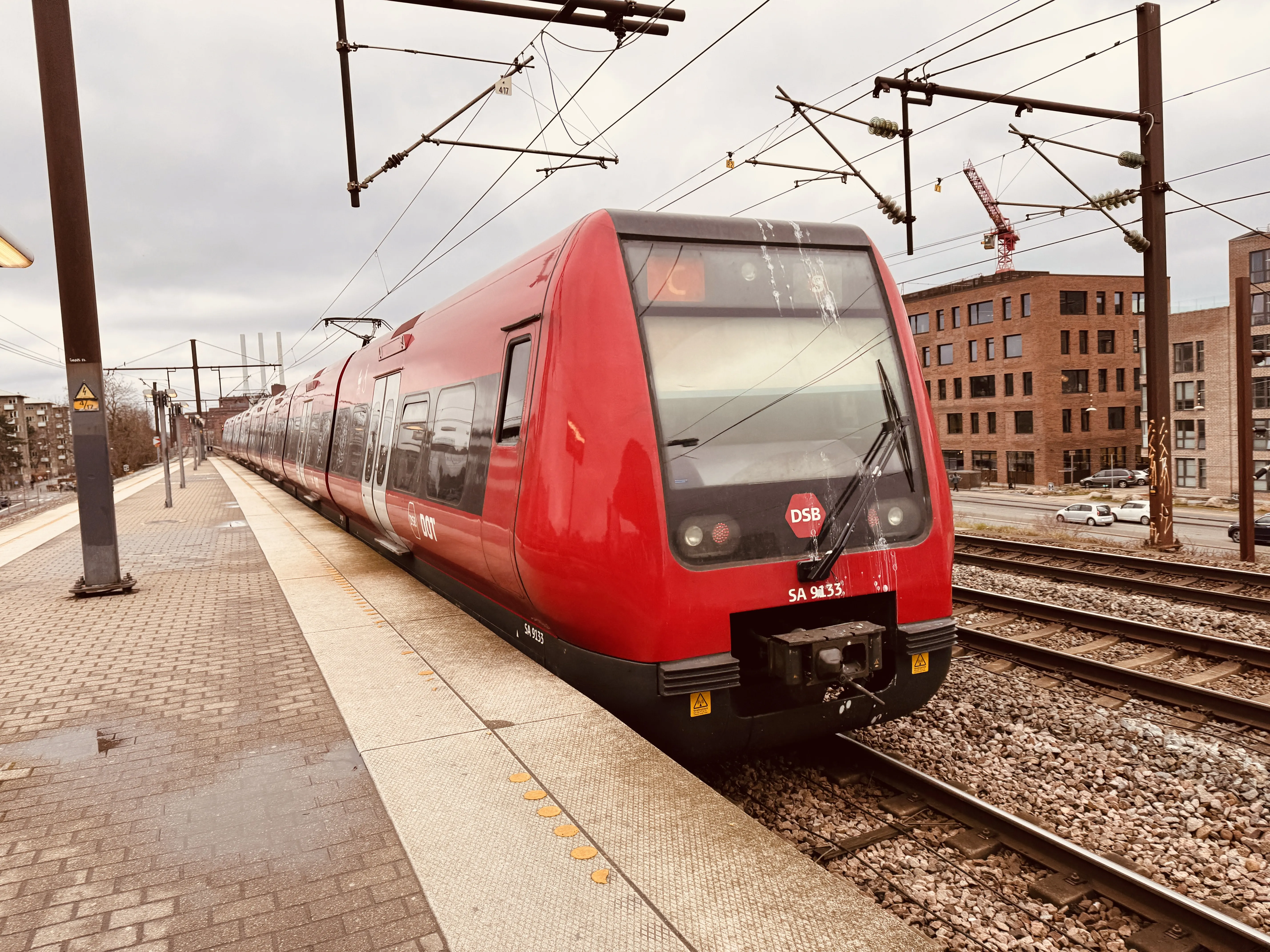 Billede af DSB SA 8133 fotograferet ud for Nordhavn S-togstrinbræt.