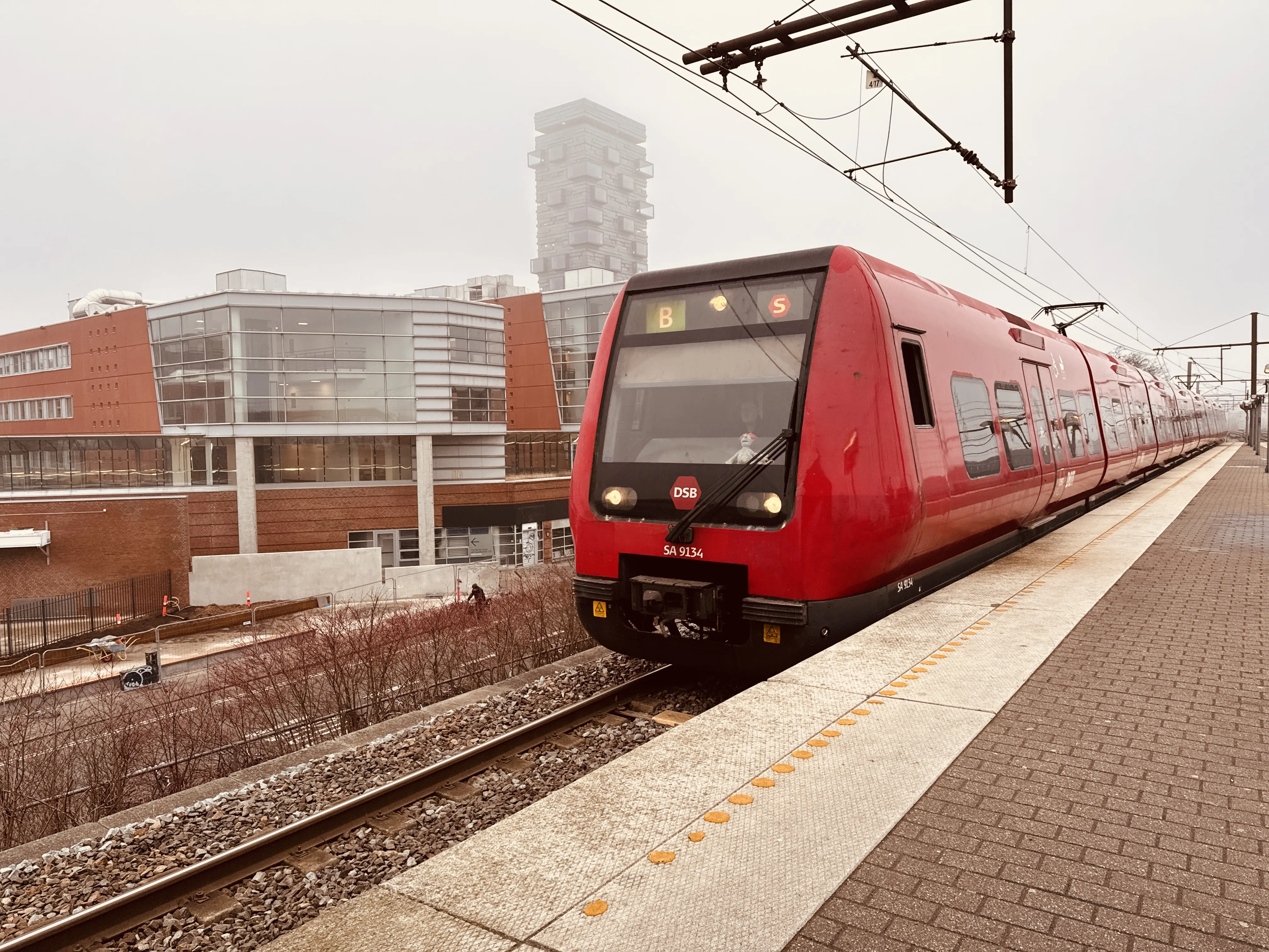 Billede af DSB SA 8134 fotograferet ud for Nordhavn S-togstrinbræt.