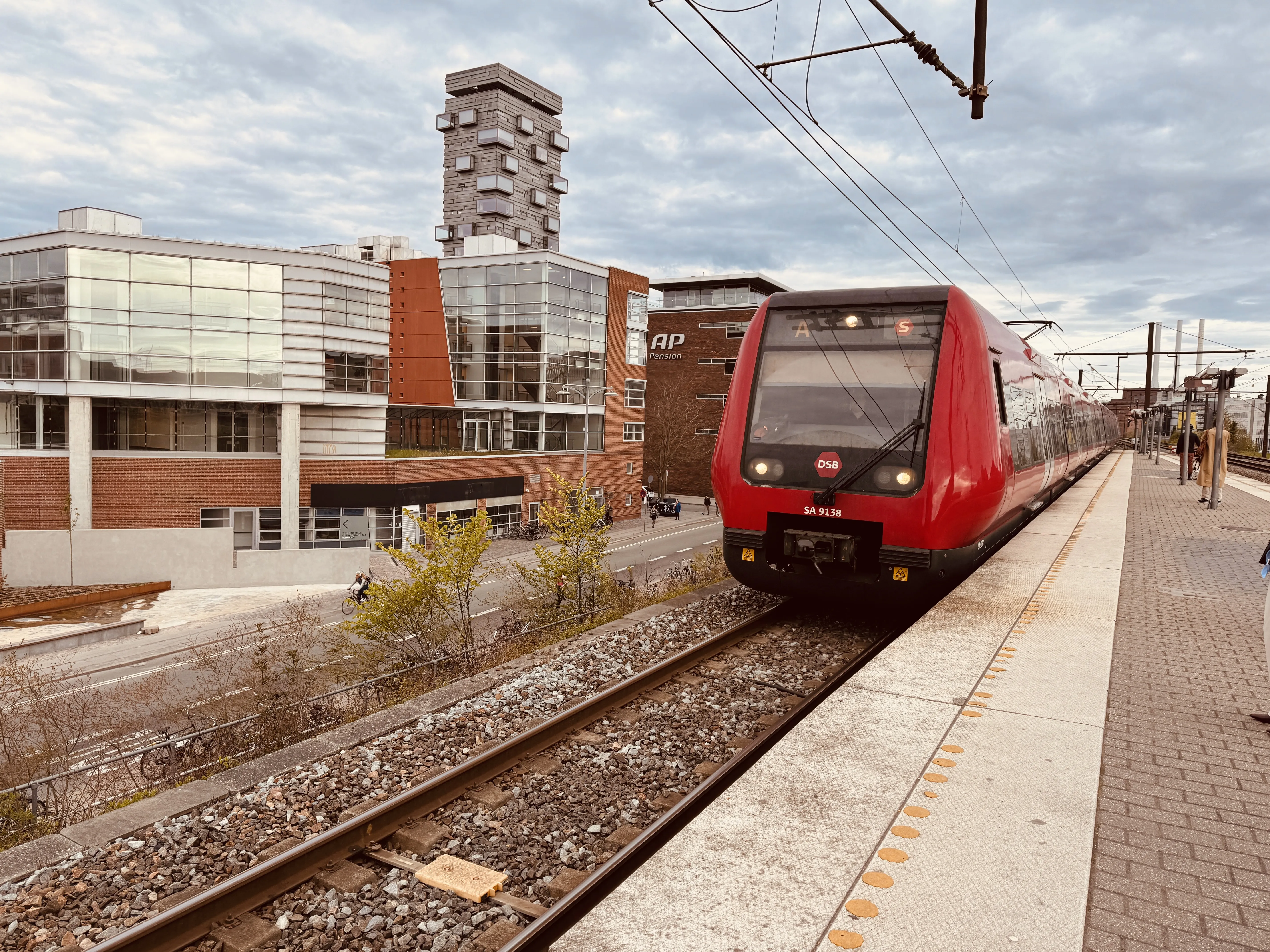 Billede af DSB SA 8138 fotograferet ud for Nordhavn S-togstrinbræt.