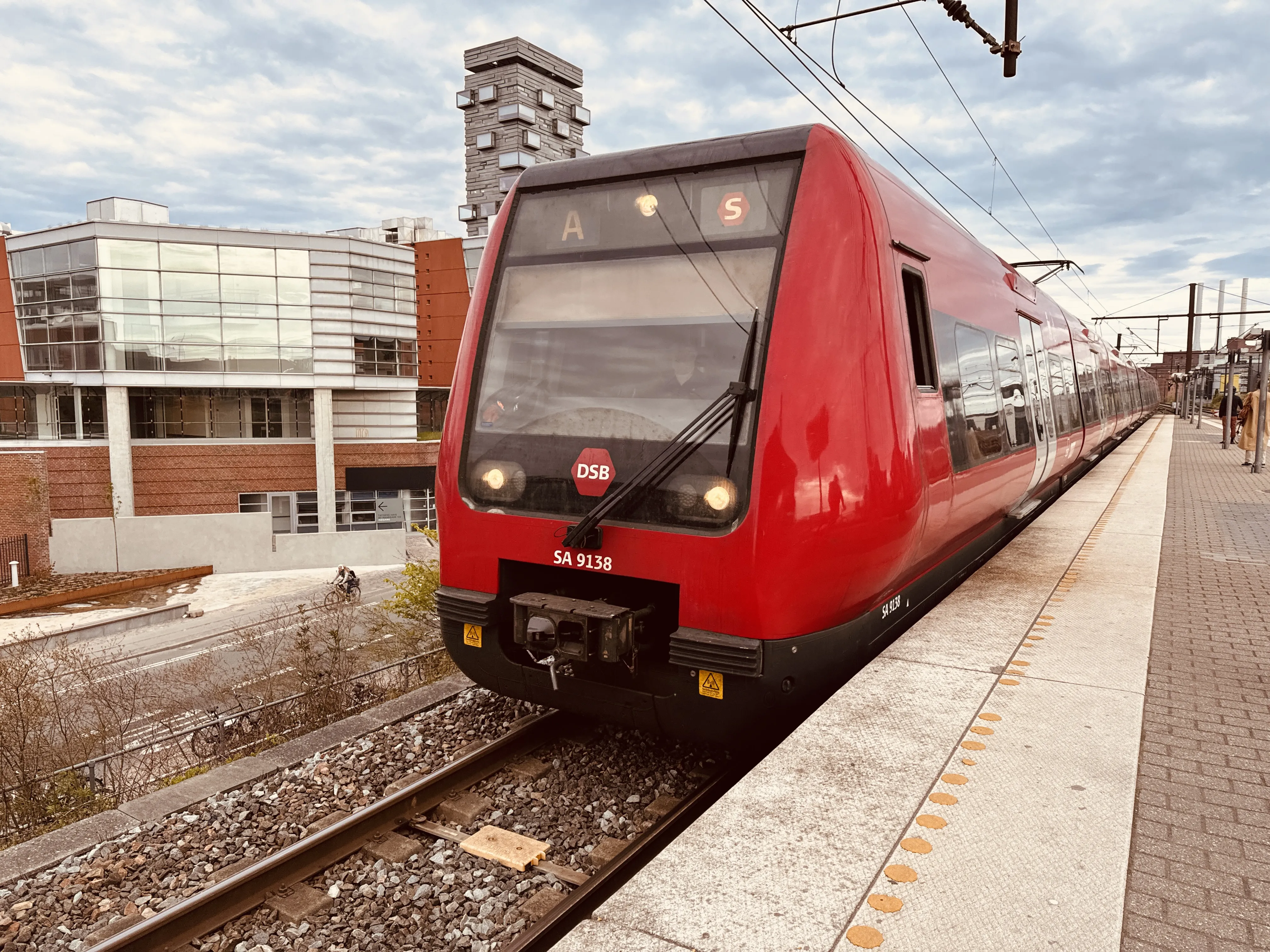 Billede af DSB SA 8138 fotograferet ud for Nordhavn S-togstrinbræt.