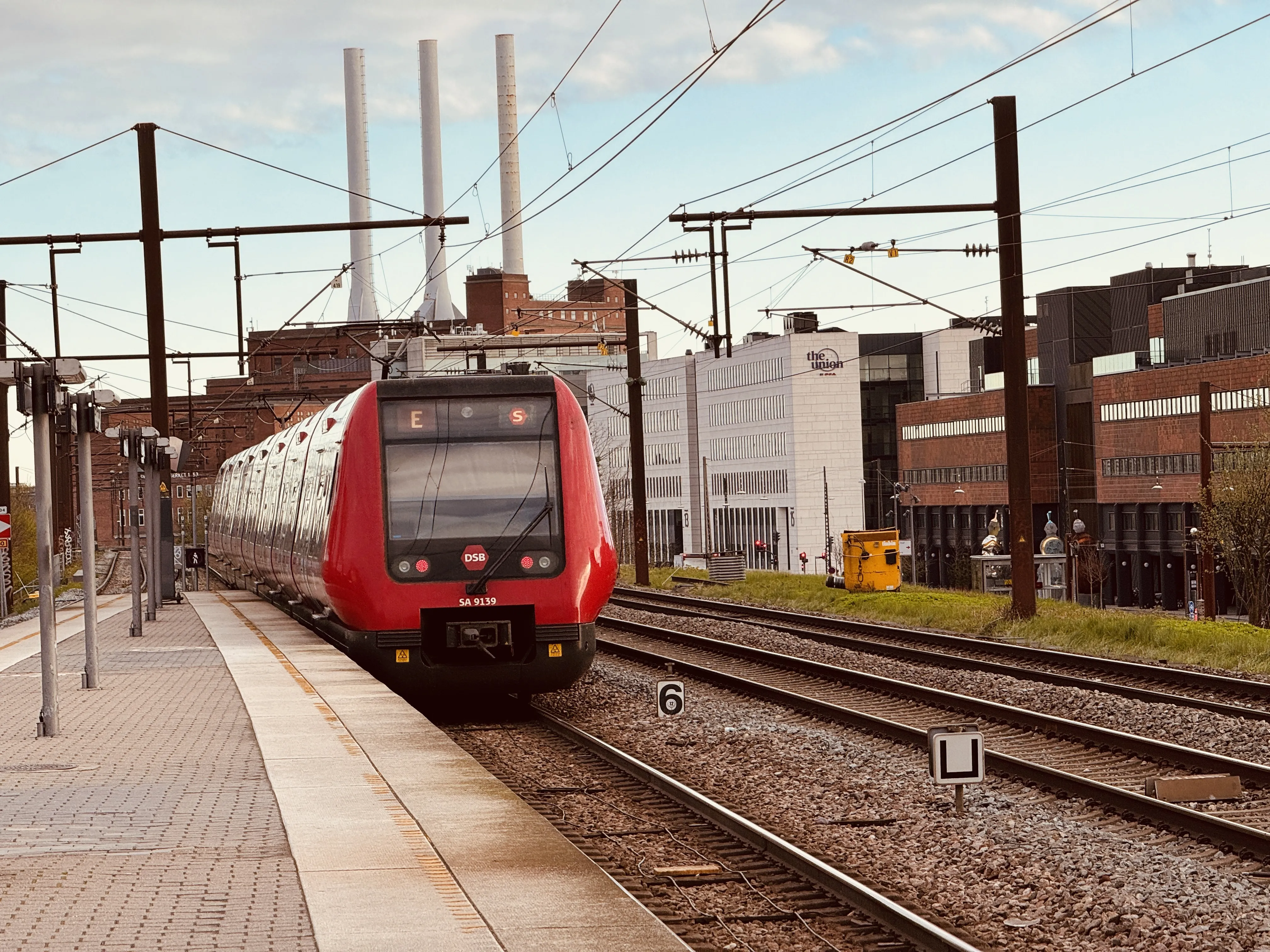 Billede af DSB SA 8139 fotograferet ud for Nordhavn S-togstrinbræt.