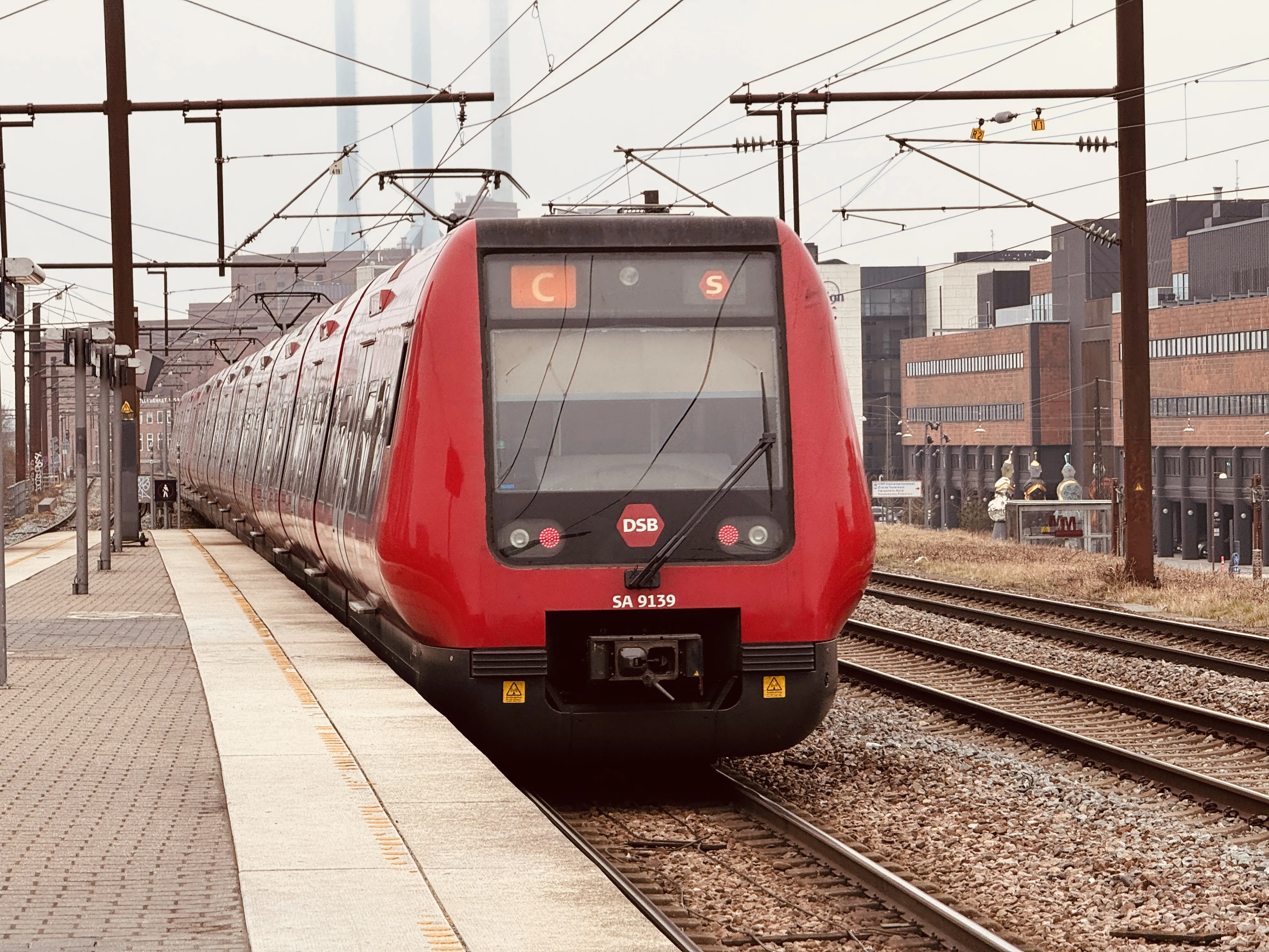 Billede af DSB SA 8139 fotograferet ud for Nordhavn S-togstrinbræt.