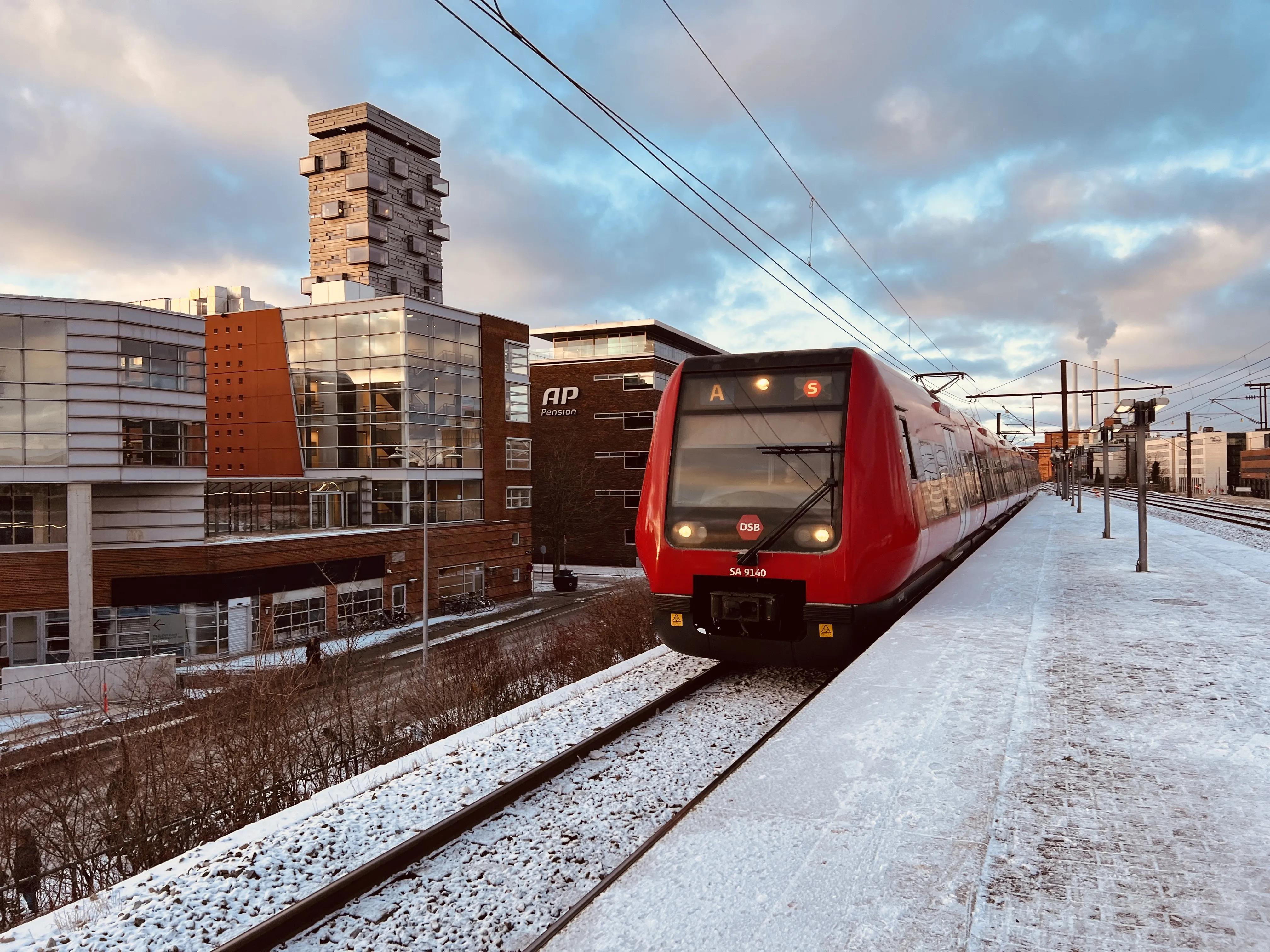 Billede af DSB SA 8140 fotograferet ud for Nordhavn S-togstrinbræt.