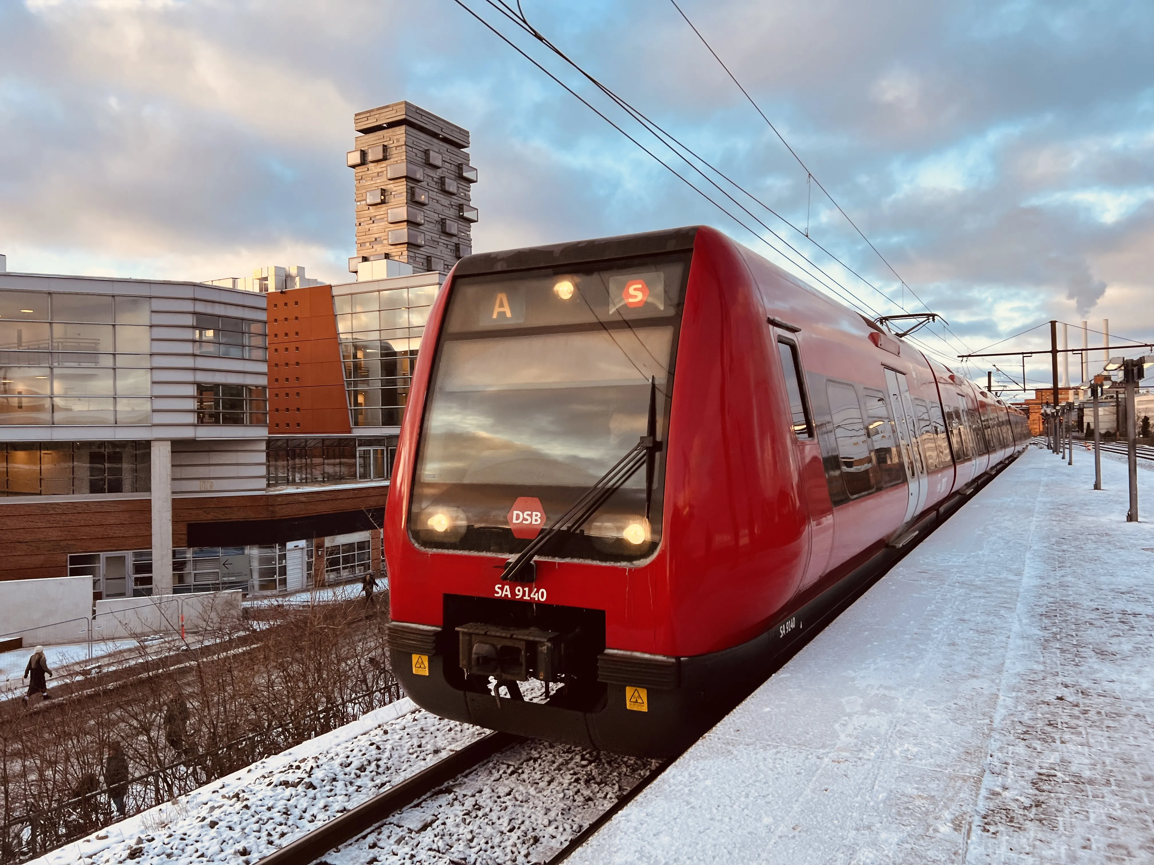 Billede af DSB SA 8140 fotograferet ud for Nordhavn S-togstrinbræt.