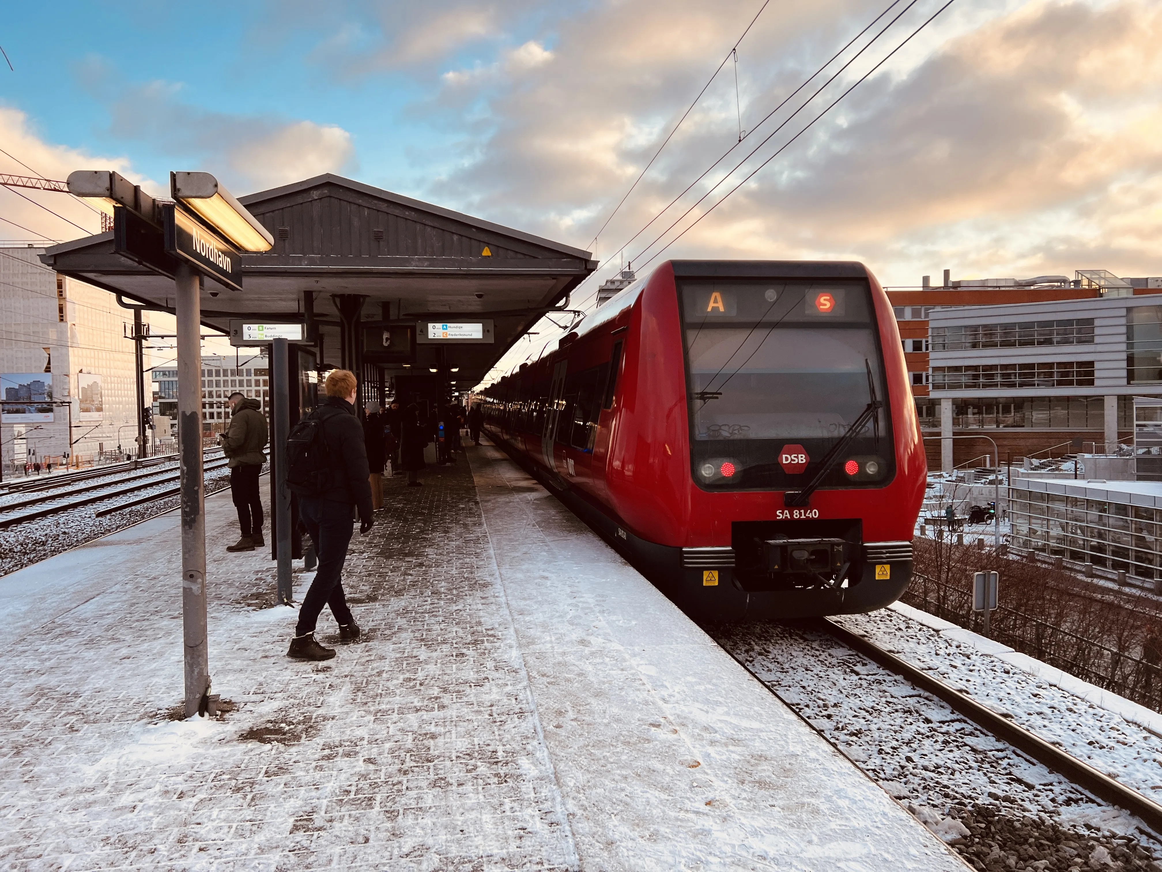 Billede af DSB SA 8140 fotograferet ud for Nordhavn S-togstrinbræt.