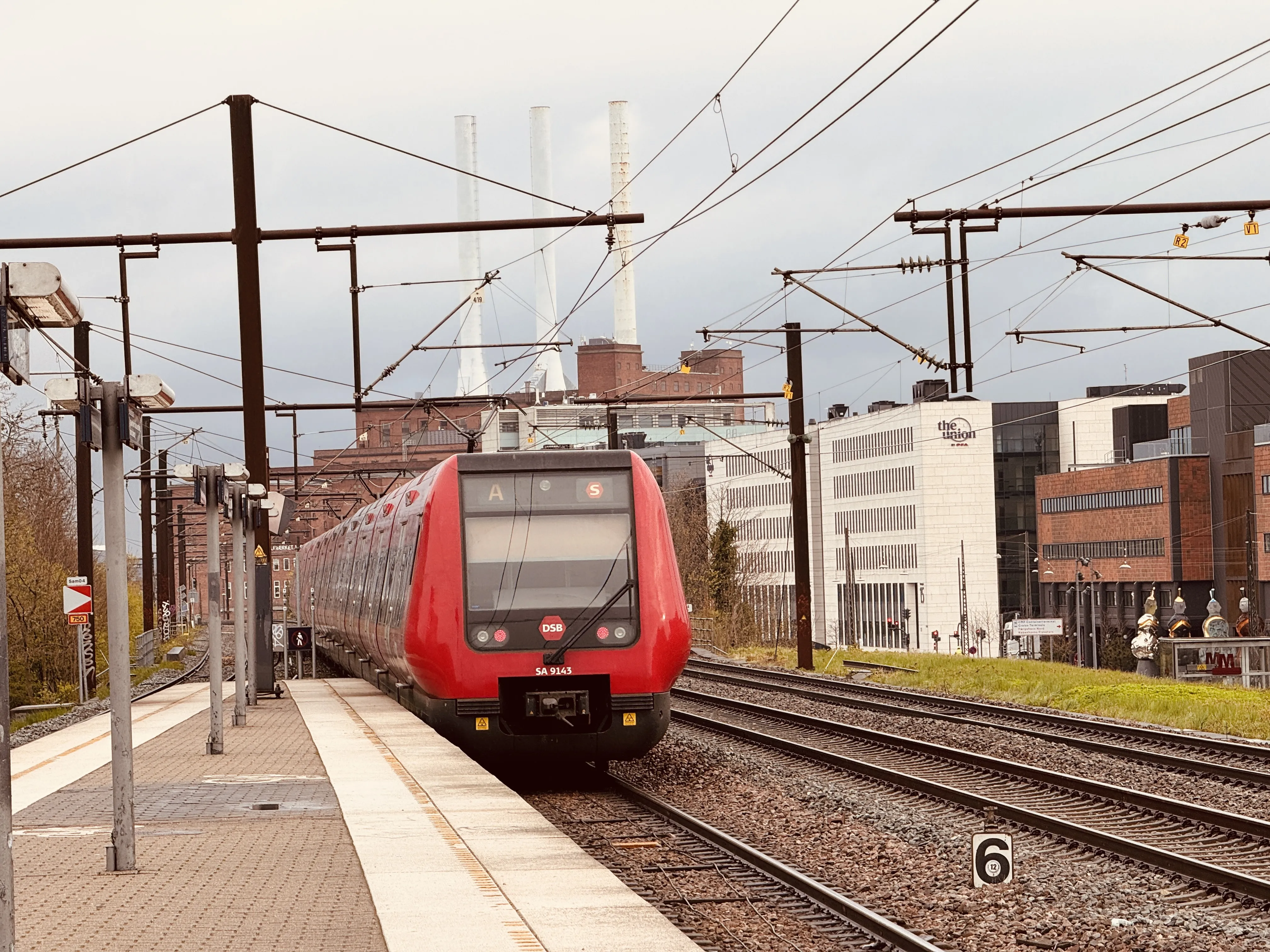 Billede af DSB SA 8143 fotograferet ud for Nordhavn S-togstrinbræt.