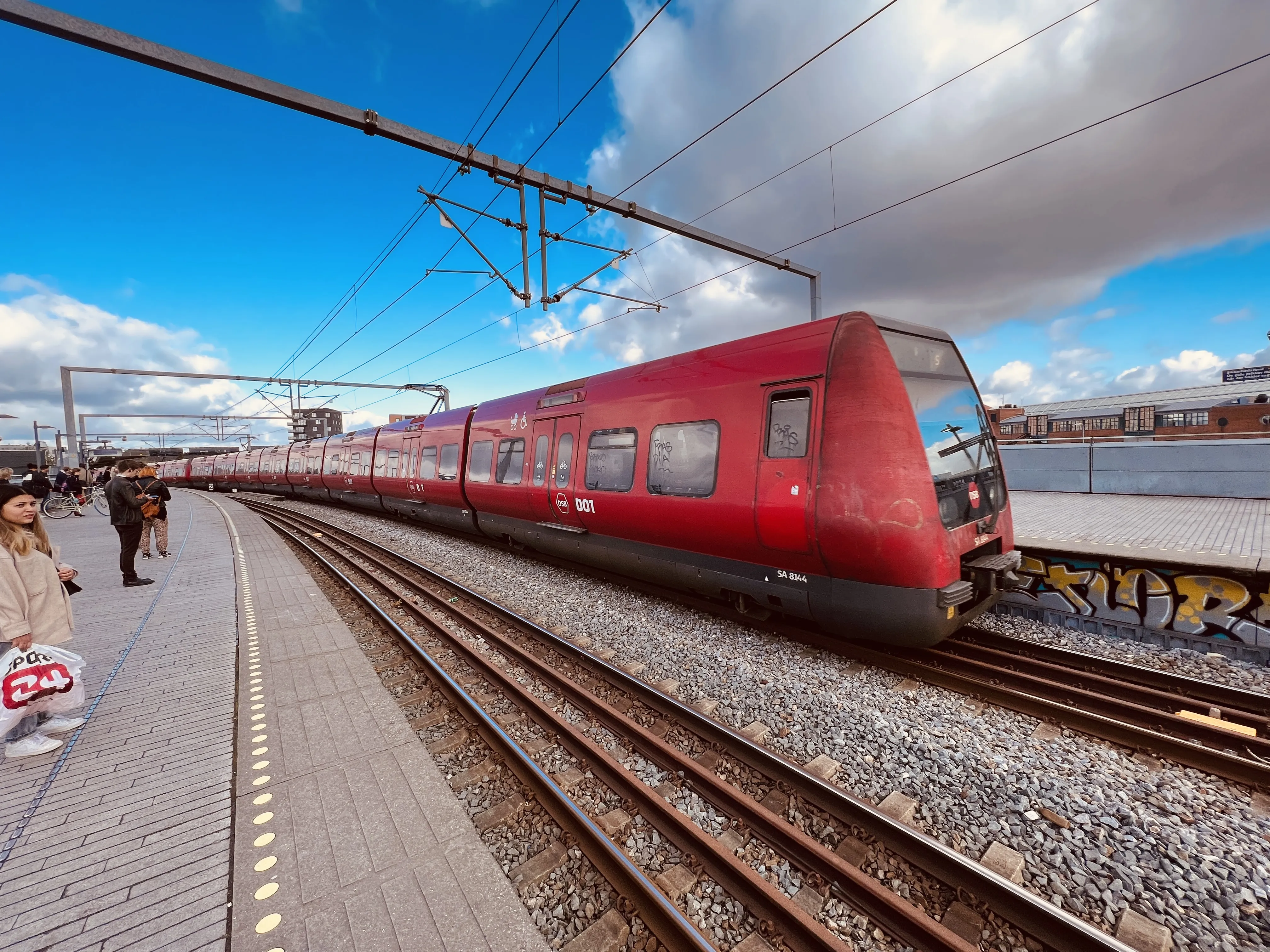 Billede af DSB SA 8144 fotograferet ud for Ny Ellebjerg Trinbræt.