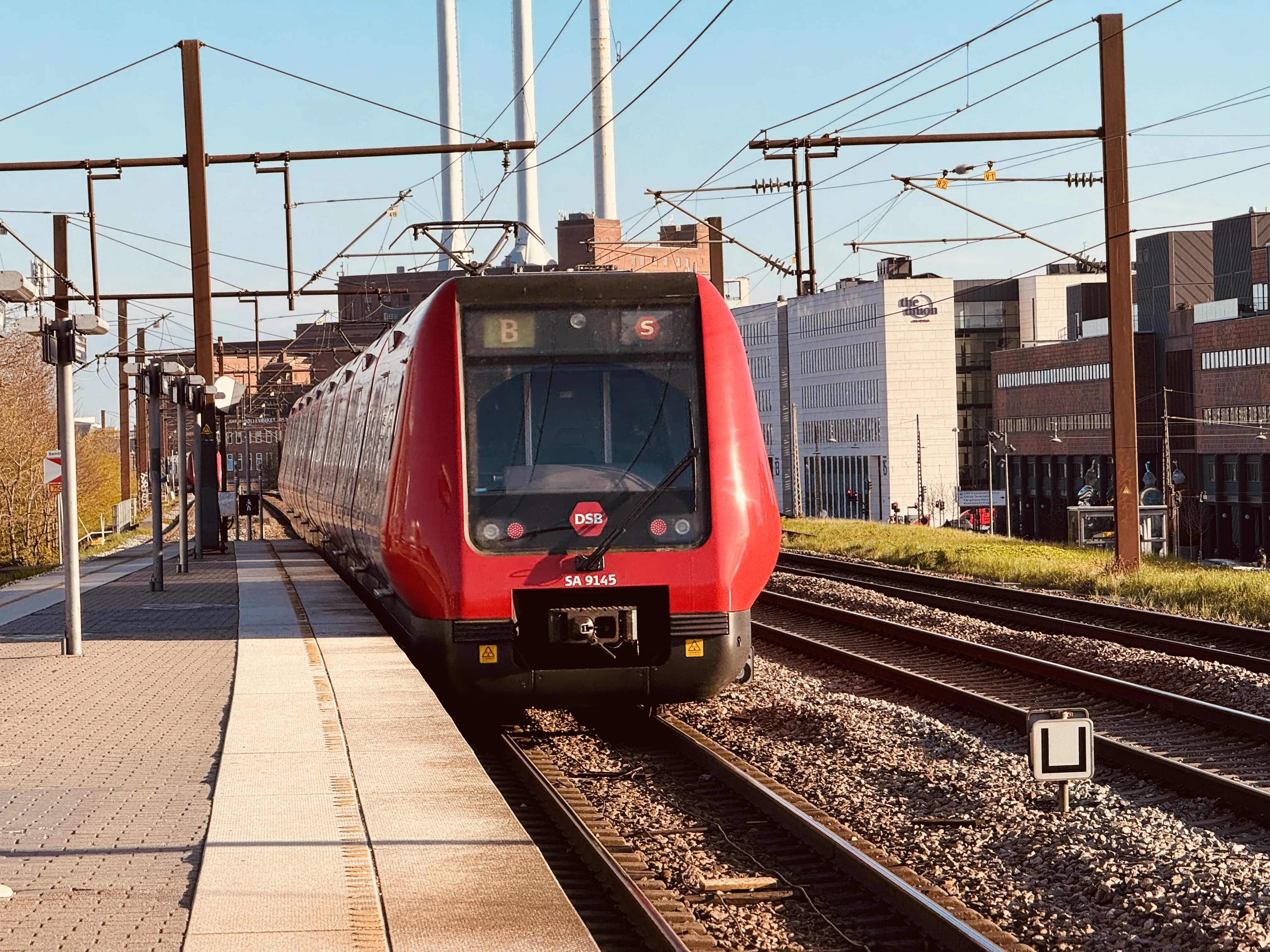 Billede af DSB SA 8145 fotograferet ud for Nordhavn S-togstrinbræt.