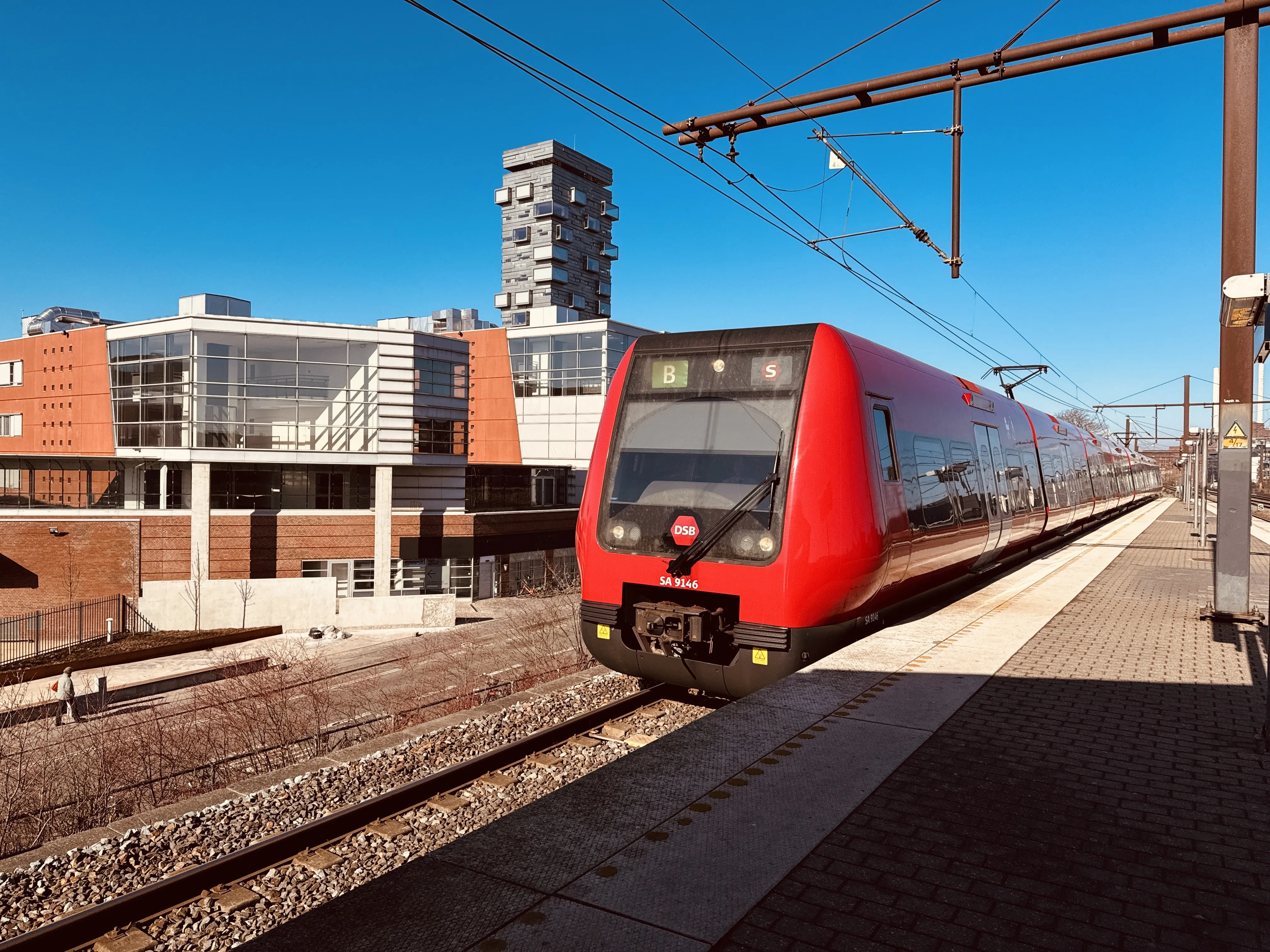 Billede af DSB SA 8146 fotograferet ud for Nordhavn S-togstrinbræt.