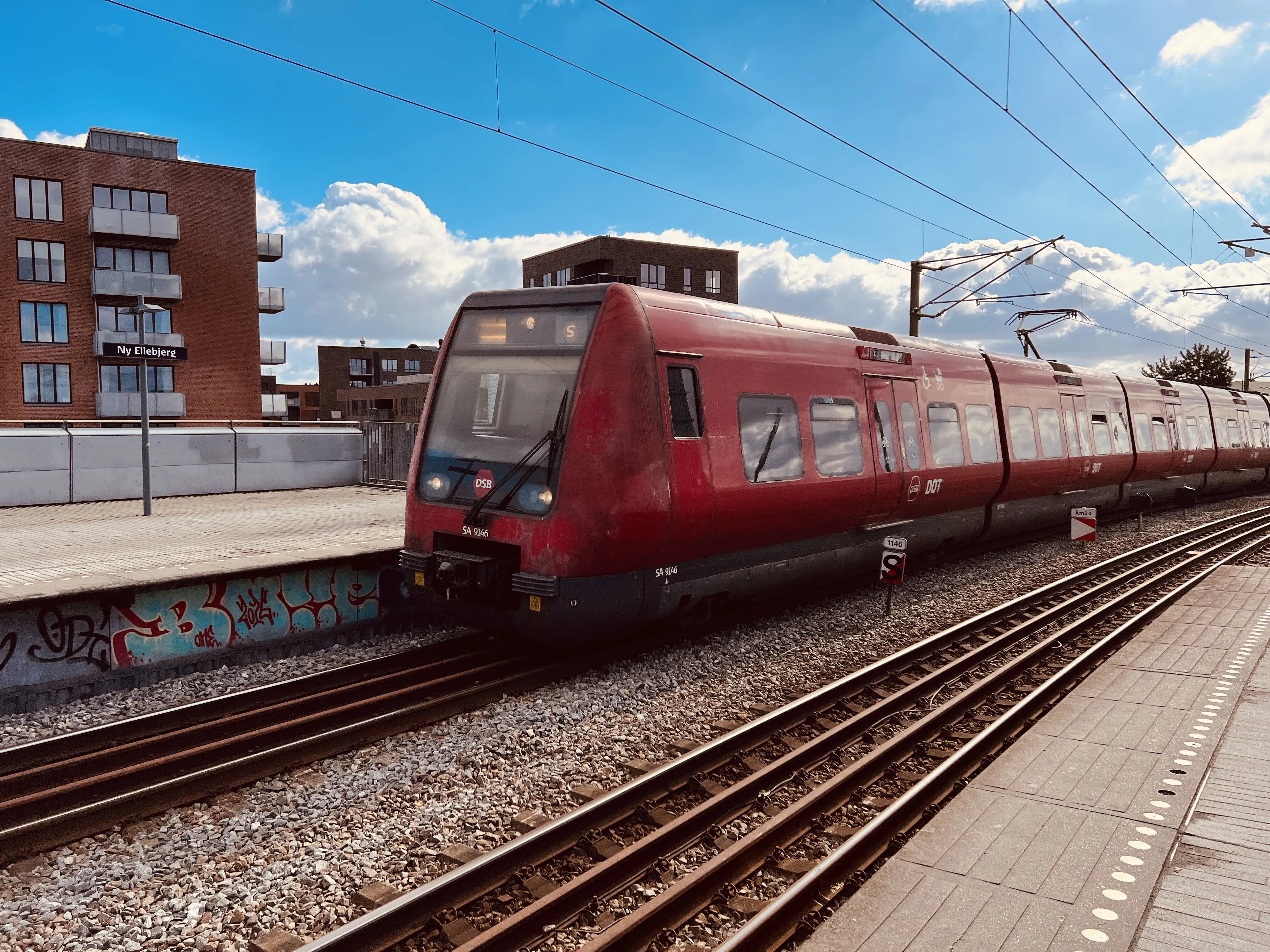 Billede af DSB SA 8146 fotograferet ud for Ny Ellebjerg Trinbræt.