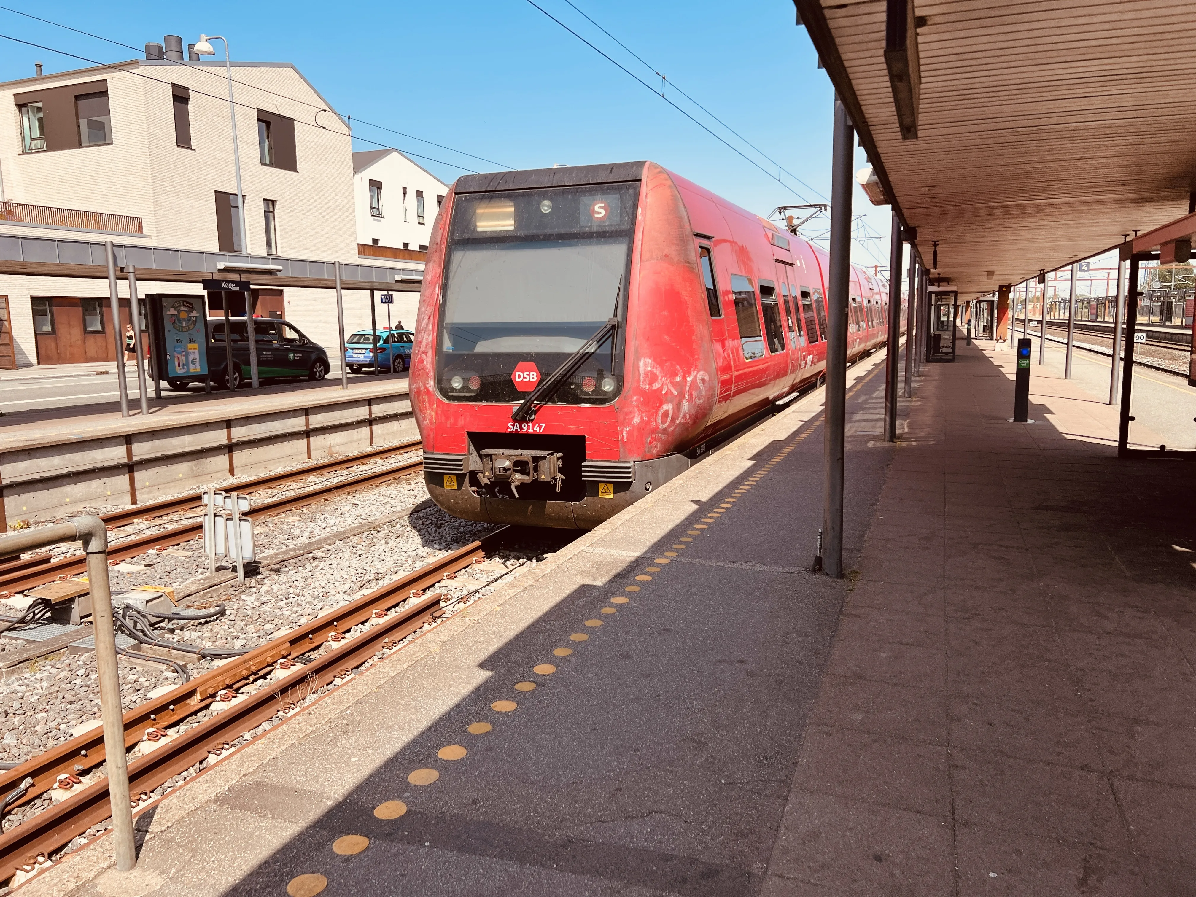 Billede af DSB SA 8147 fotograferet ud for Køge Station.