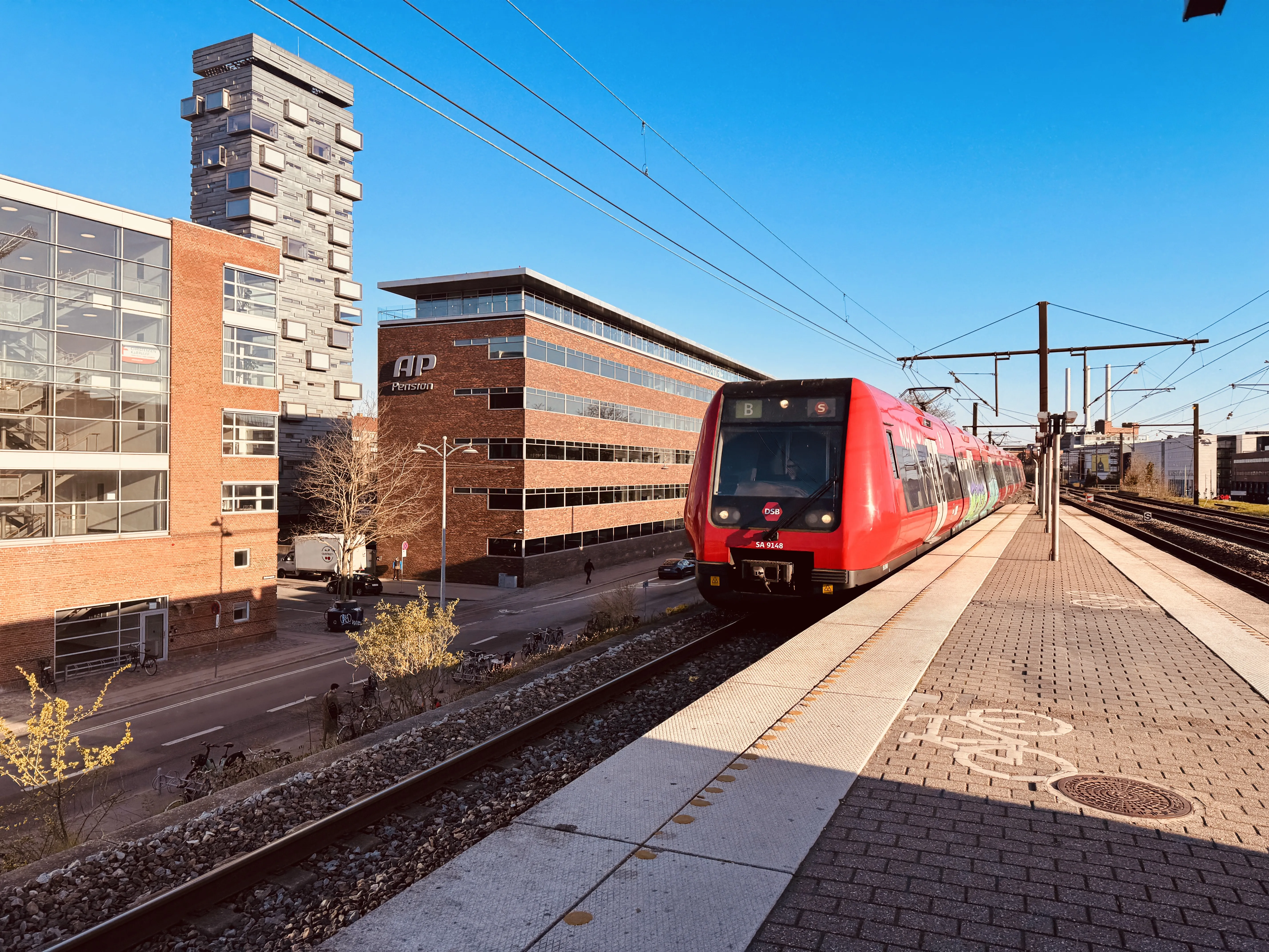 Billede af DSB SA 8148 fotograferet ud for Nordhavn S-togstrinbræt.