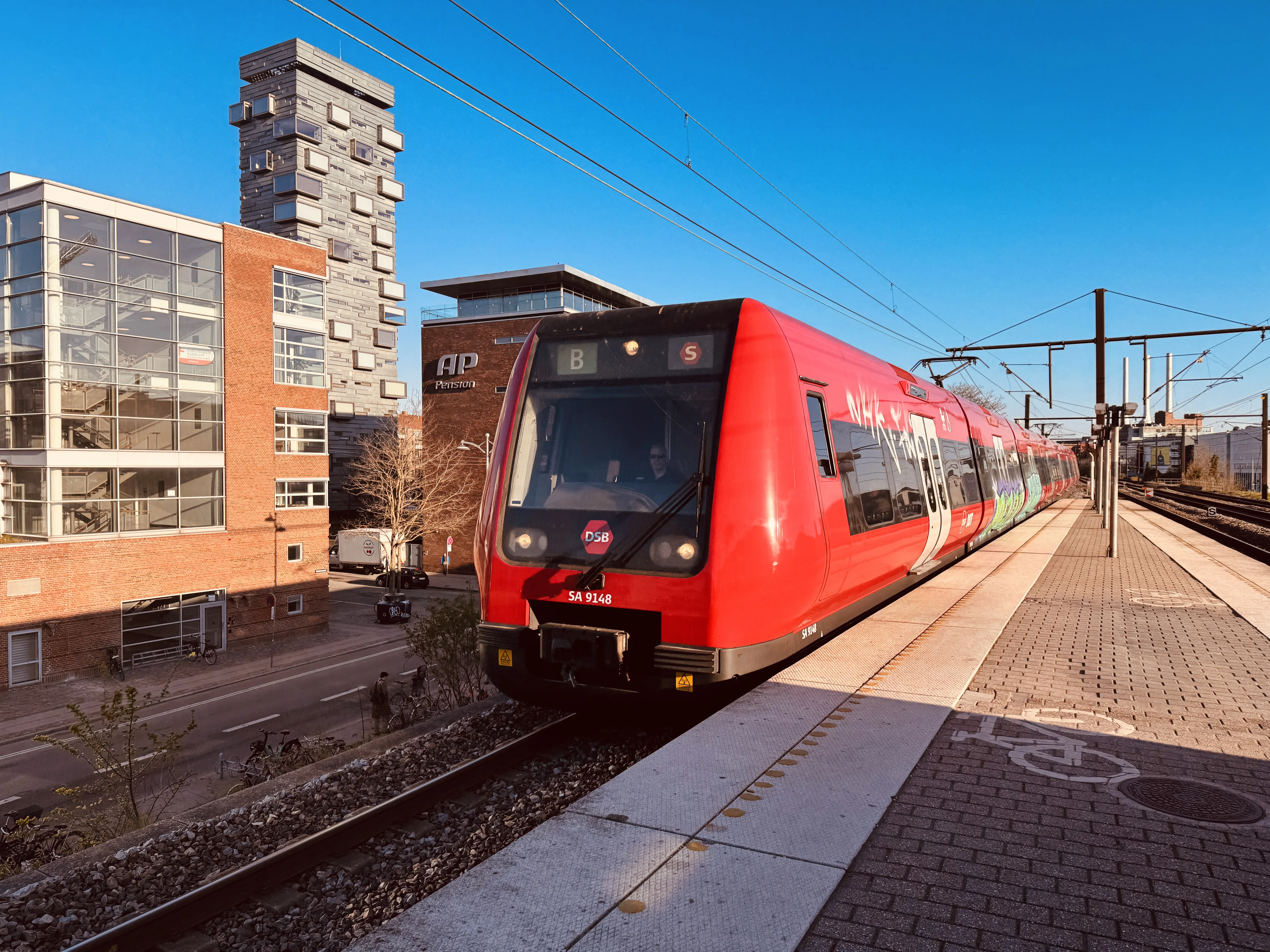 Billede af DSB SA 8148 fotograferet ud for Nordhavn S-togstrinbræt.