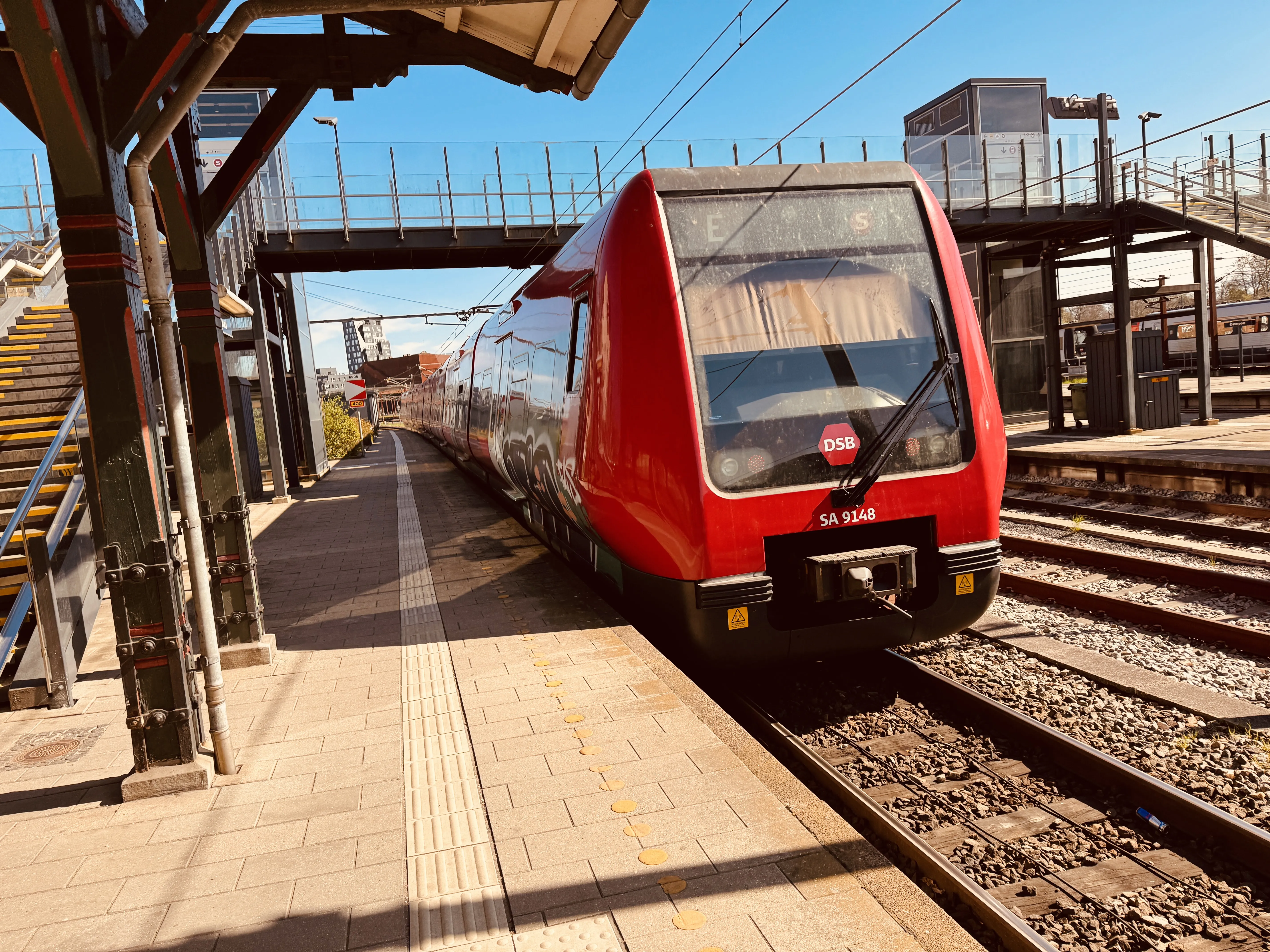 Billede af DSB SA 8148 fotograferet ud for Østerport Station.