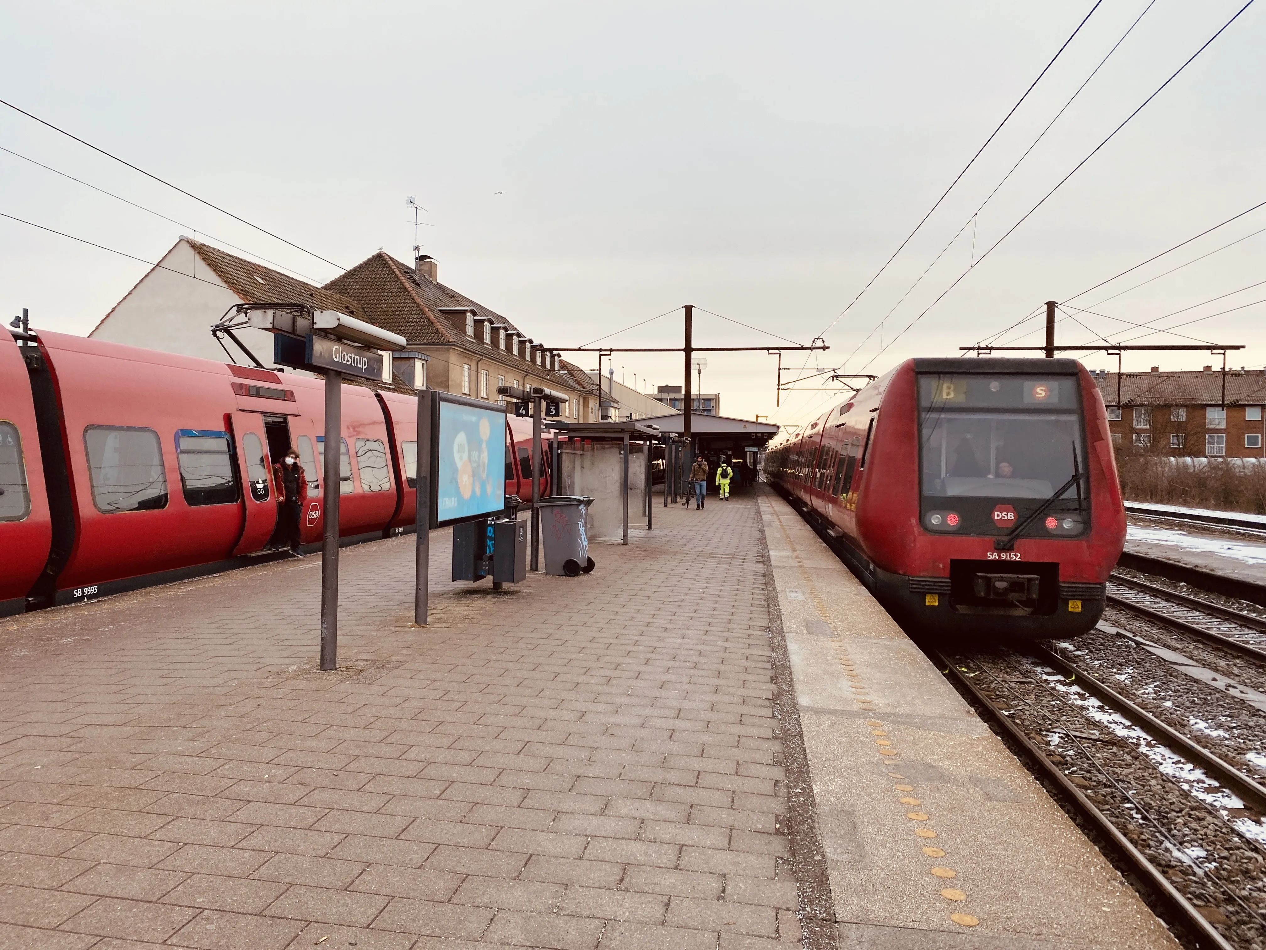 Billede af DSB SA 8152 fotograferet ud for Glostrup Station.