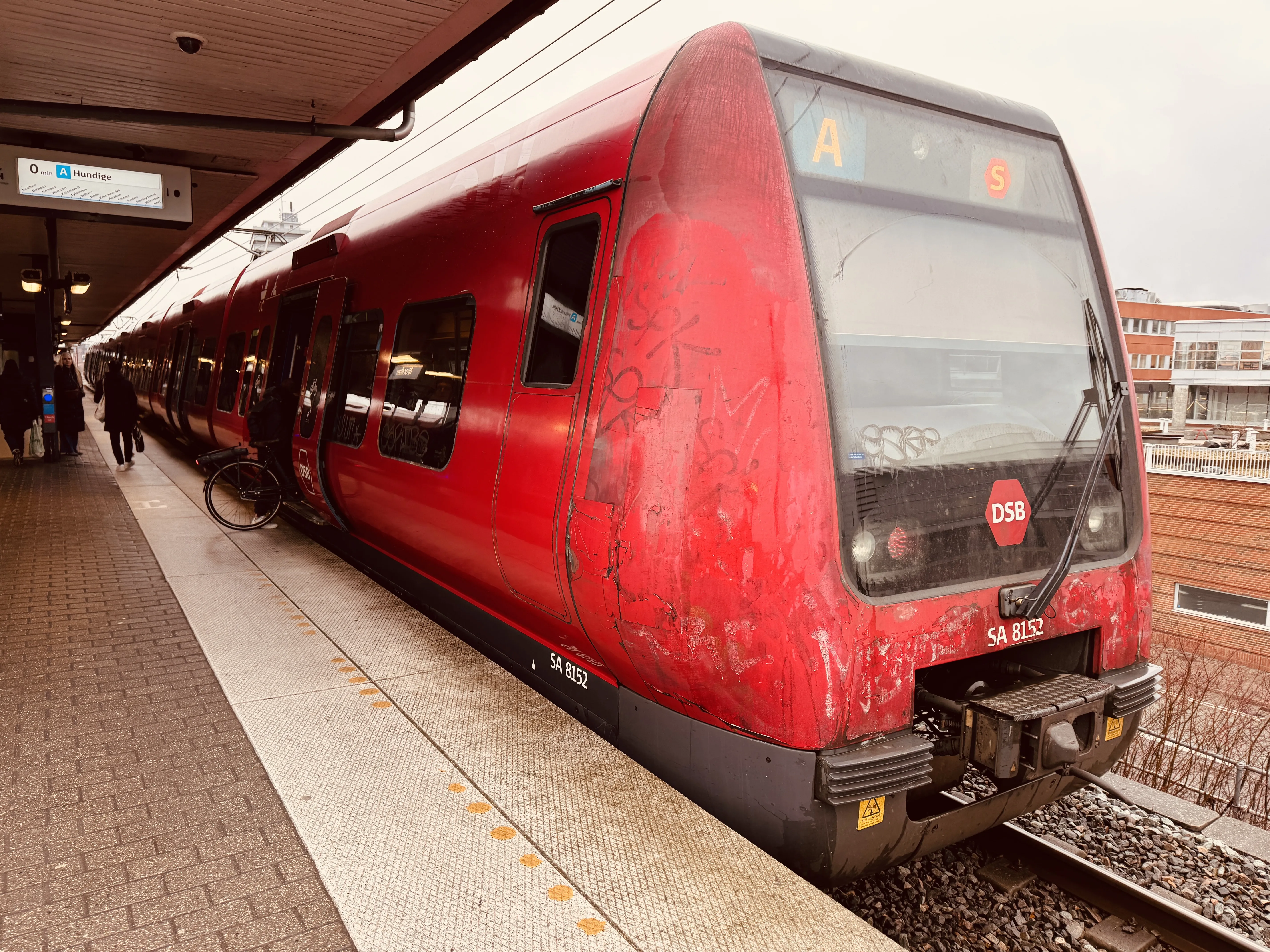 Billede af DSB SA 8152 fotograferet ud for Nordhavn S-togstrinbræt.