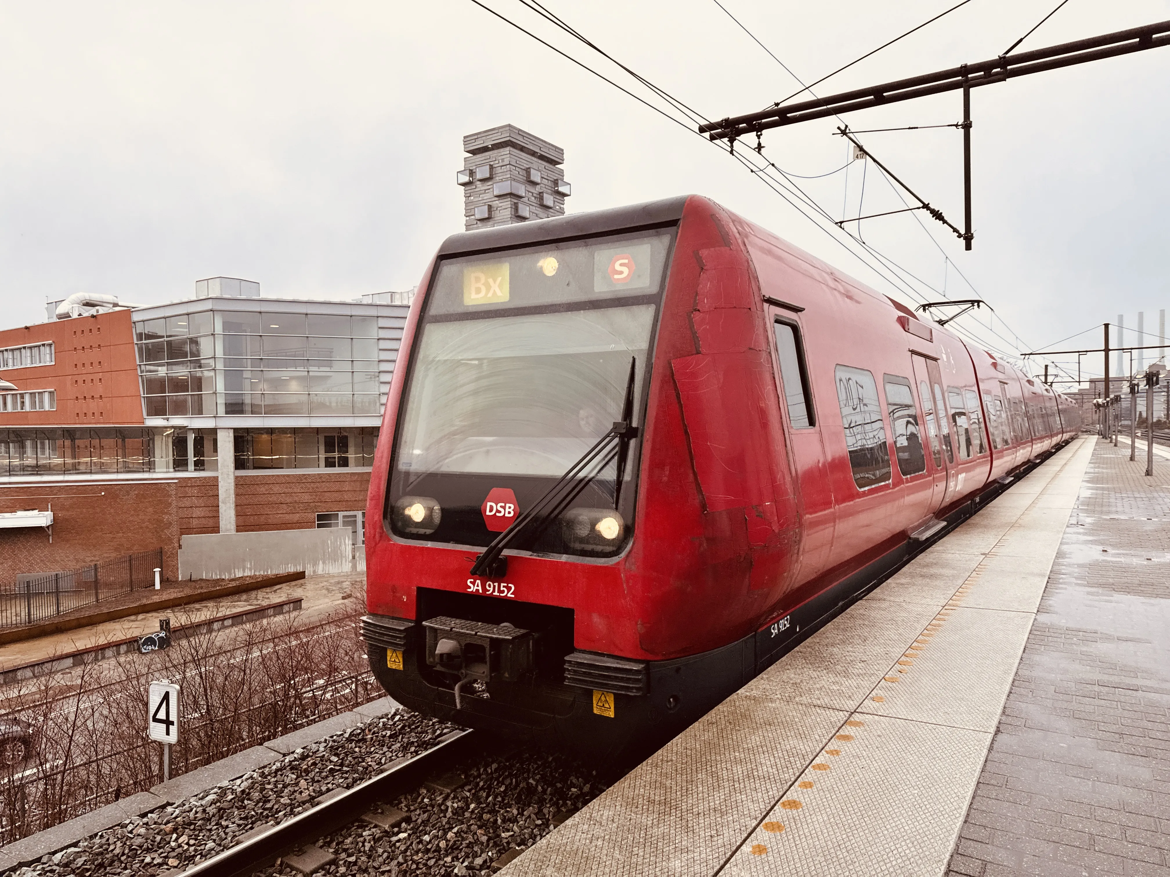 Billede af DSB SA 8152 fotograferet ud for Nordhavn S-togstrinbræt.