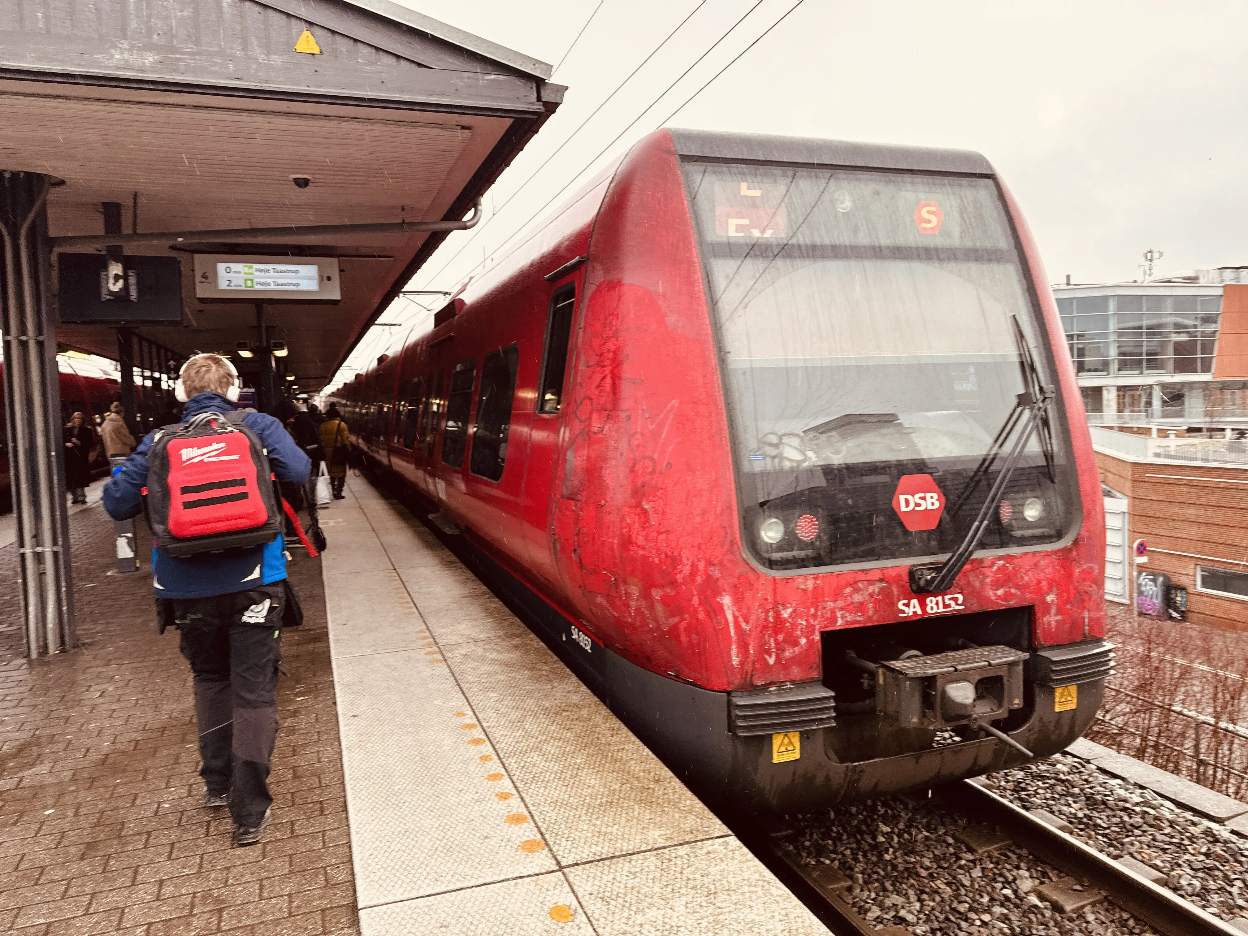 Billede af DSB SA 8152 fotograferet ud for Nordhavn S-togstrinbræt.