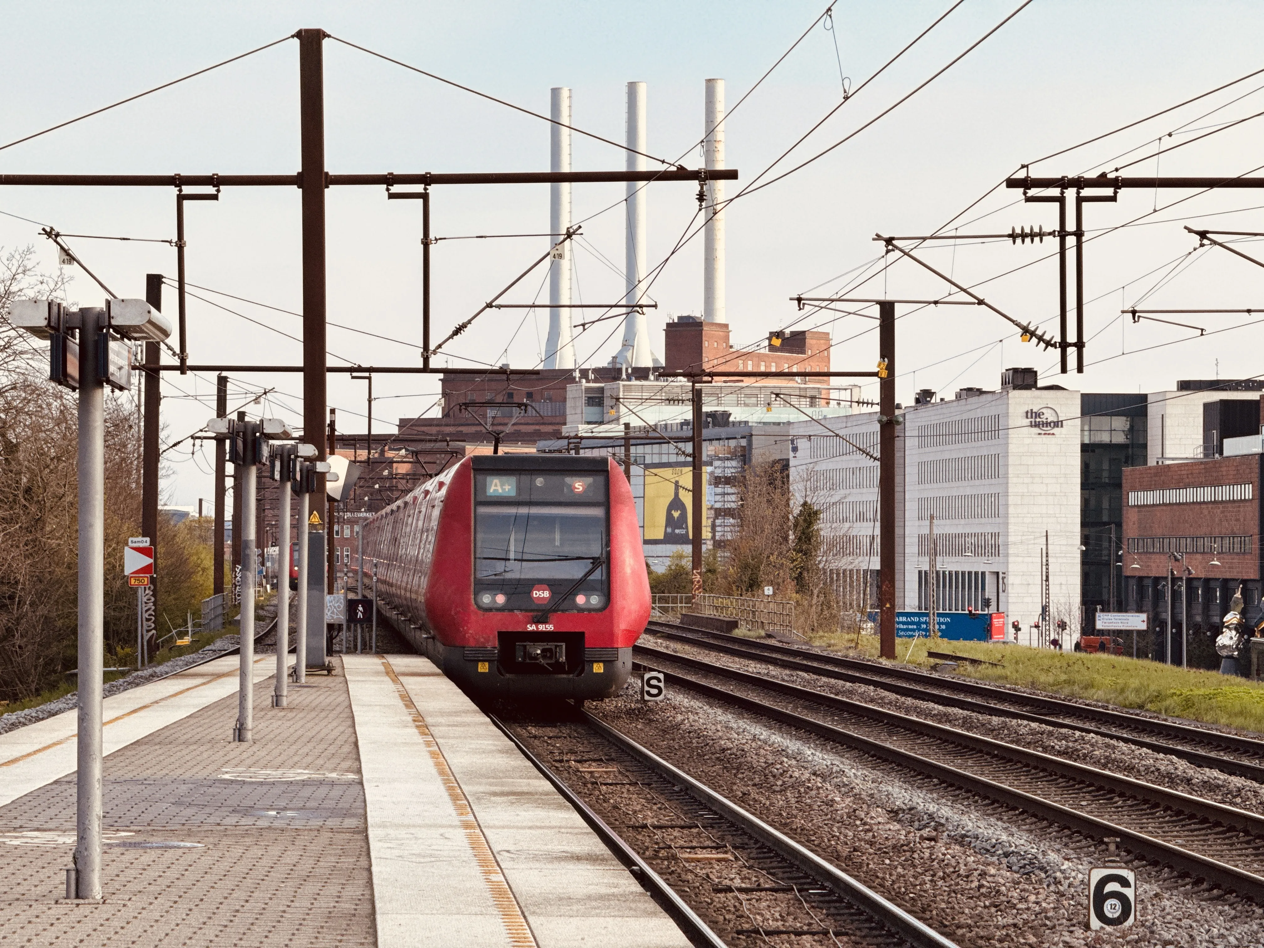 Billede af DSB SA 8155 fotograferet ud for Nordhavn S-togstrinbræt.