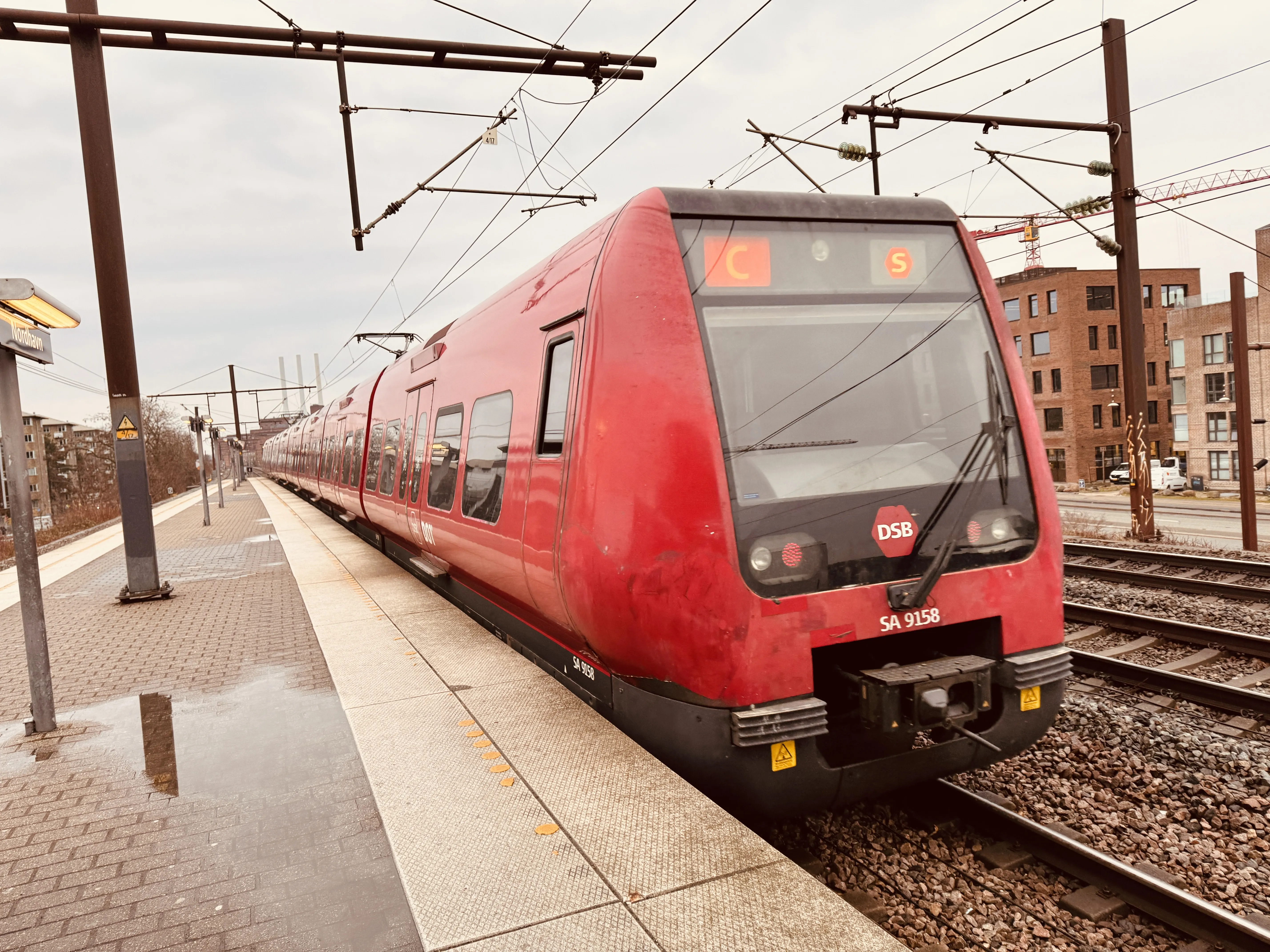 Billede af DSB SA 8158 fotograferet ud for Nordhavn S-togstrinbræt.