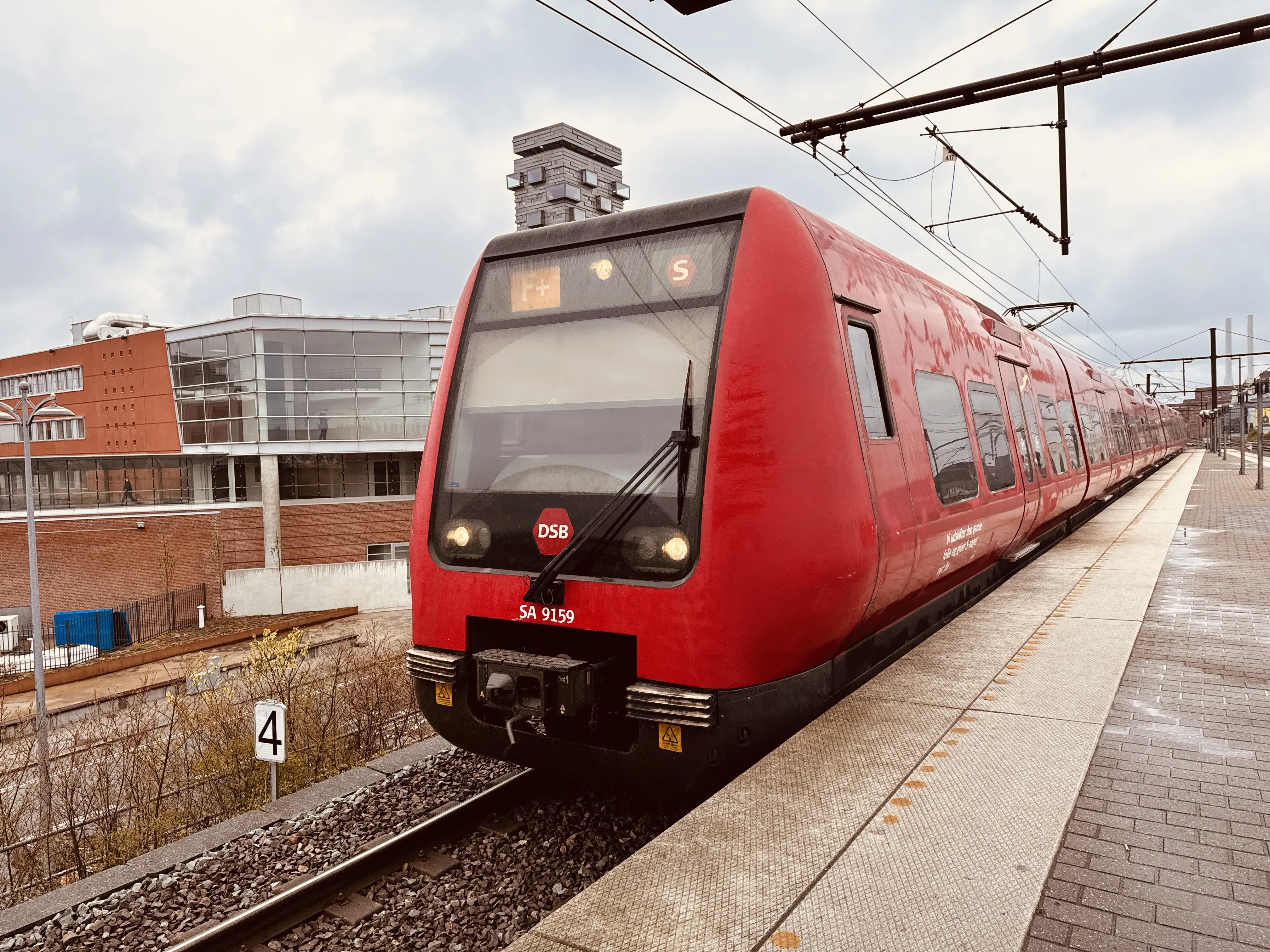 Billede af DSB SA 8159 fotograferet ud for Nordhavn S-togstrinbræt.