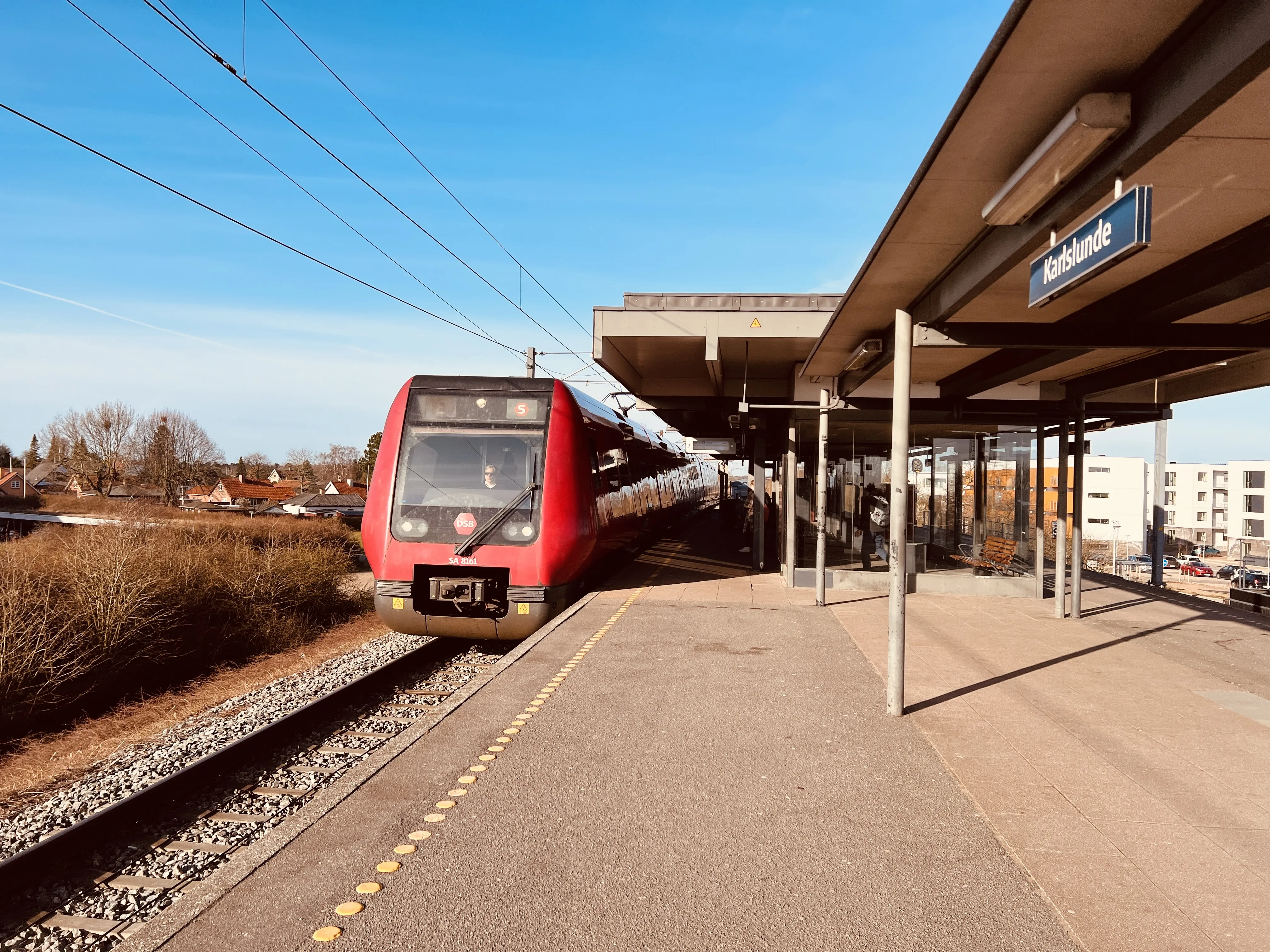 Billede af DSB SA 8161 fotograferet ud for Karlslunde S-togstrinbræt.