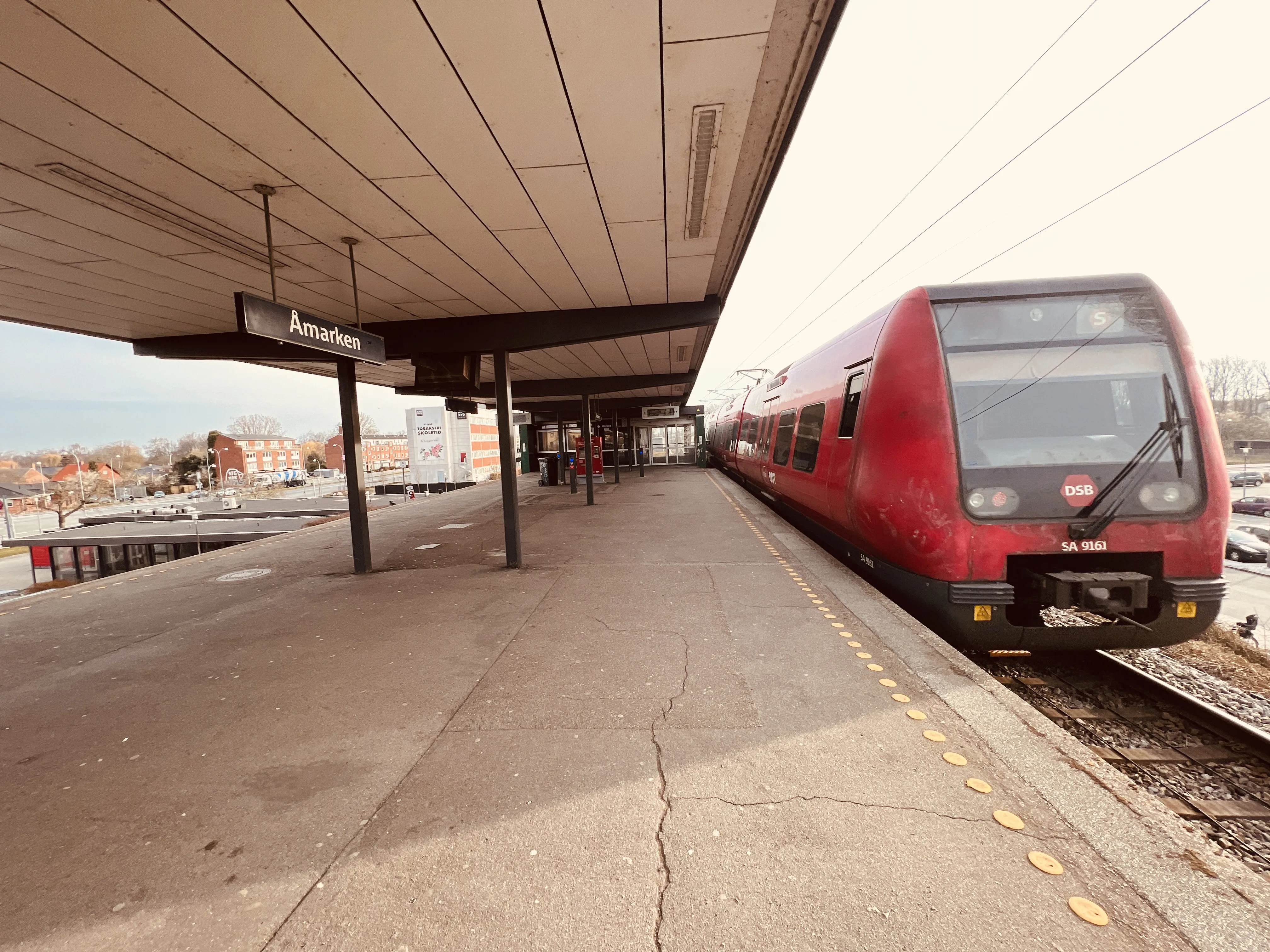 Billede af DSB SA 8161 fotograferet ud for Åmarken S-togstrinbræt.