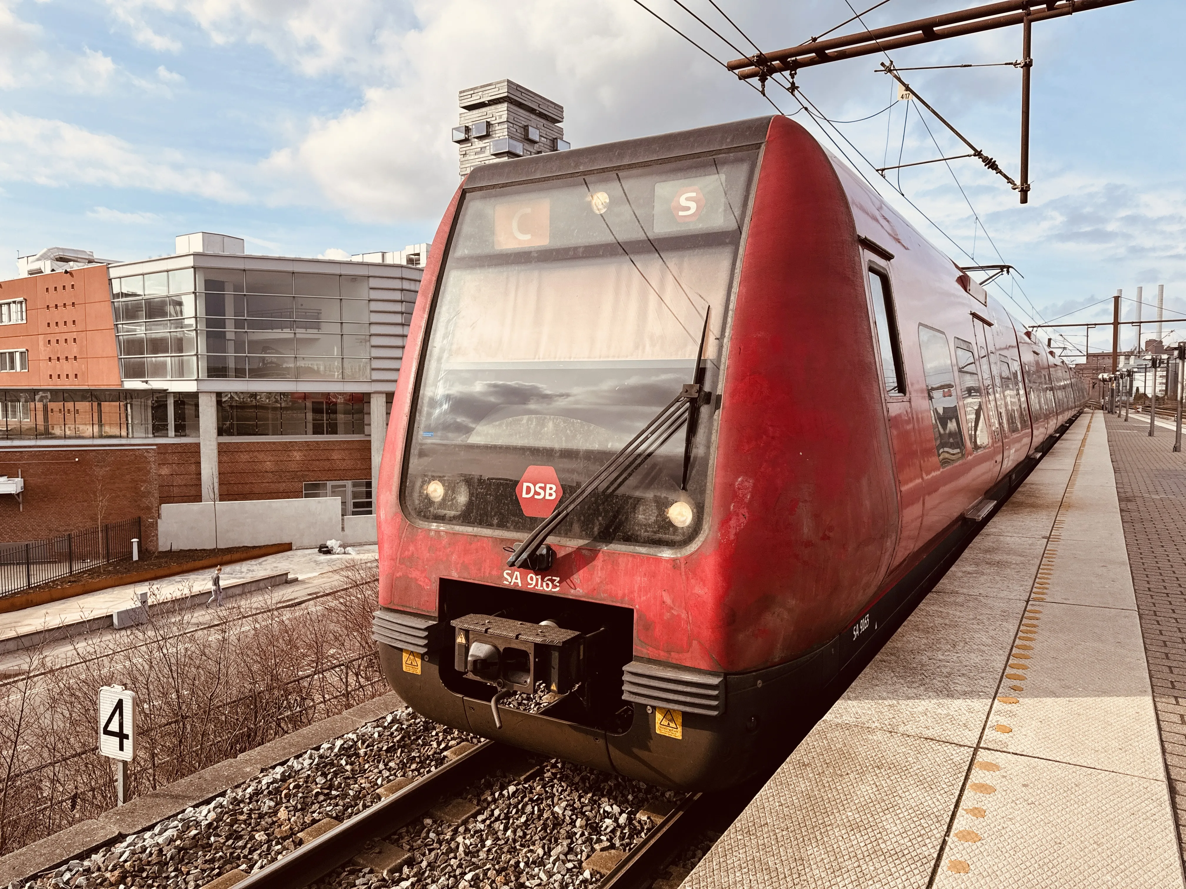 Billede af DSB SA 8163 fotograferet ud for Nordhavn S-togstrinbræt.