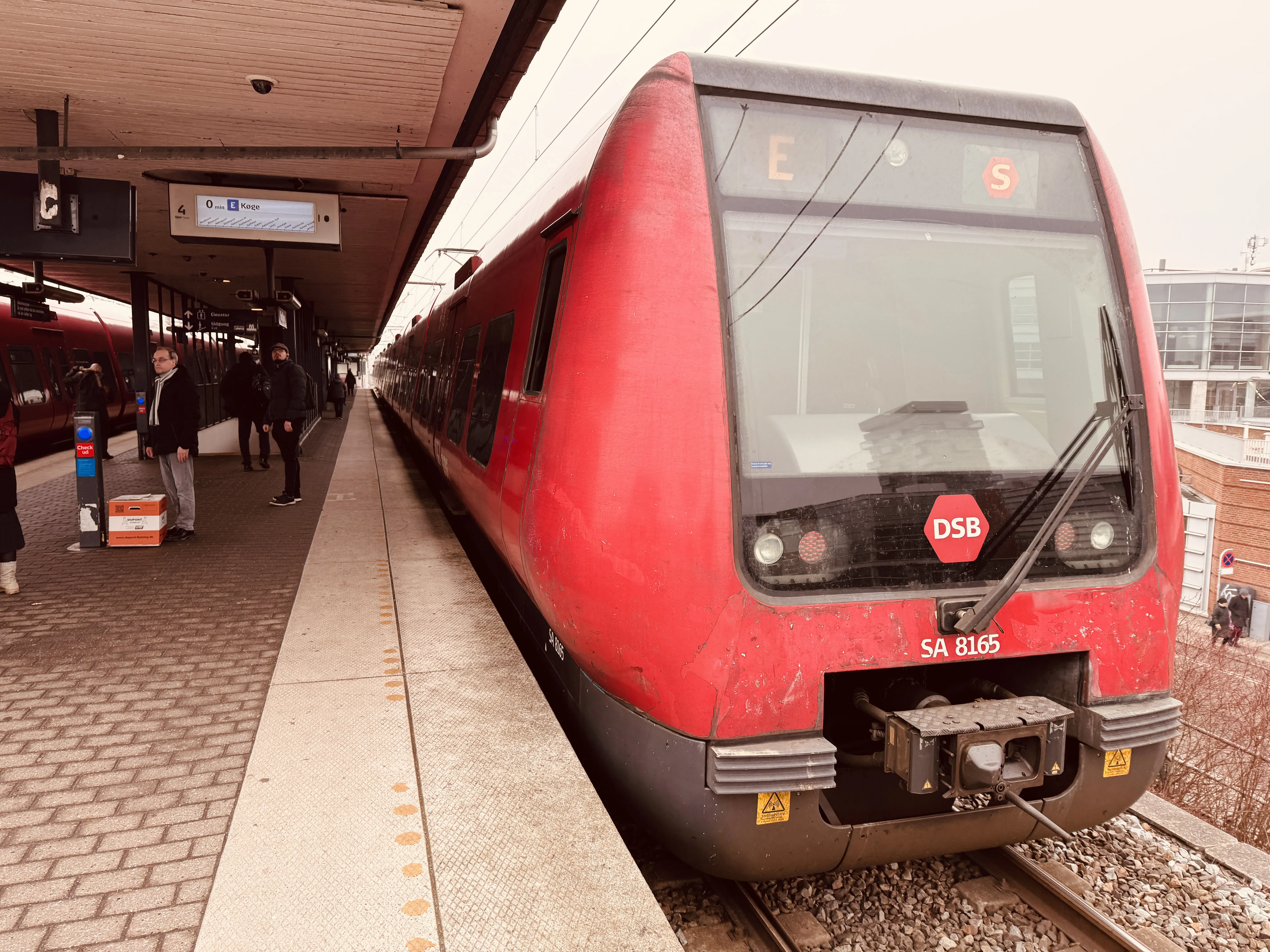 Billede af DSB SA 8165 fotograferet ud for Nordhavn S-togstrinbræt.