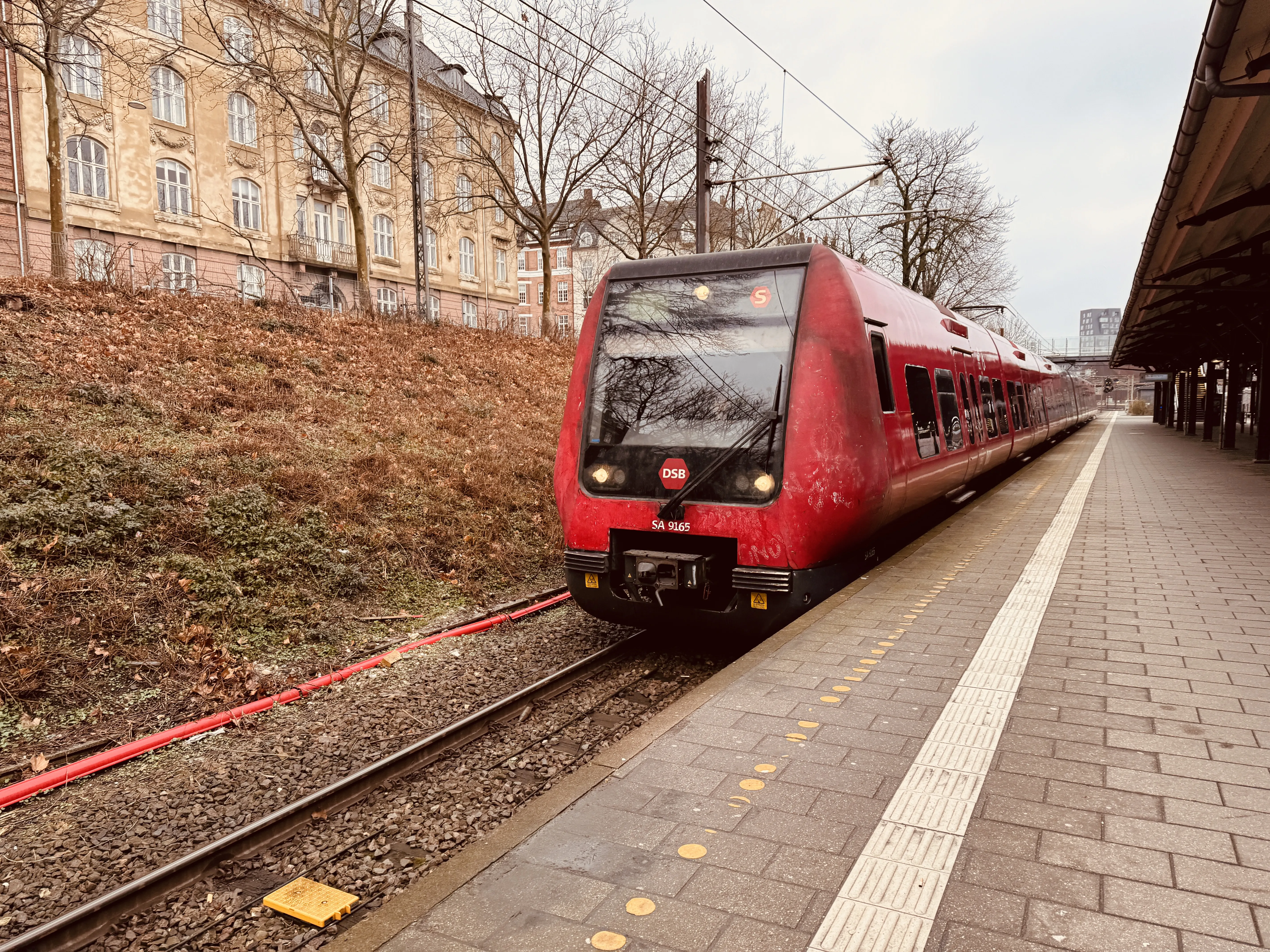 Billede af DSB SA 8165 fotograferet ud for Østerport Station.