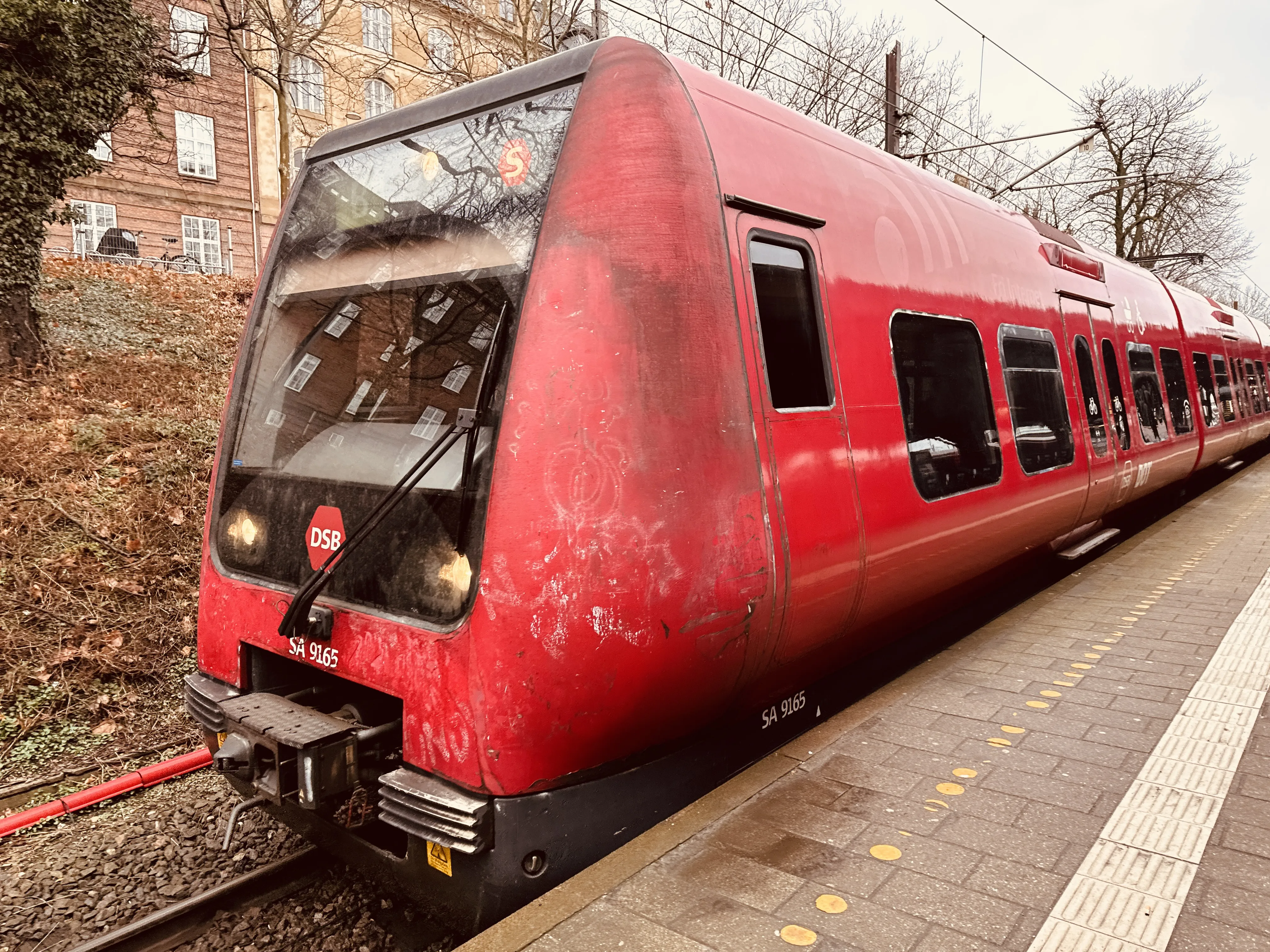 Billede af DSB SA 8165 fotograferet ud for Østerport Station.