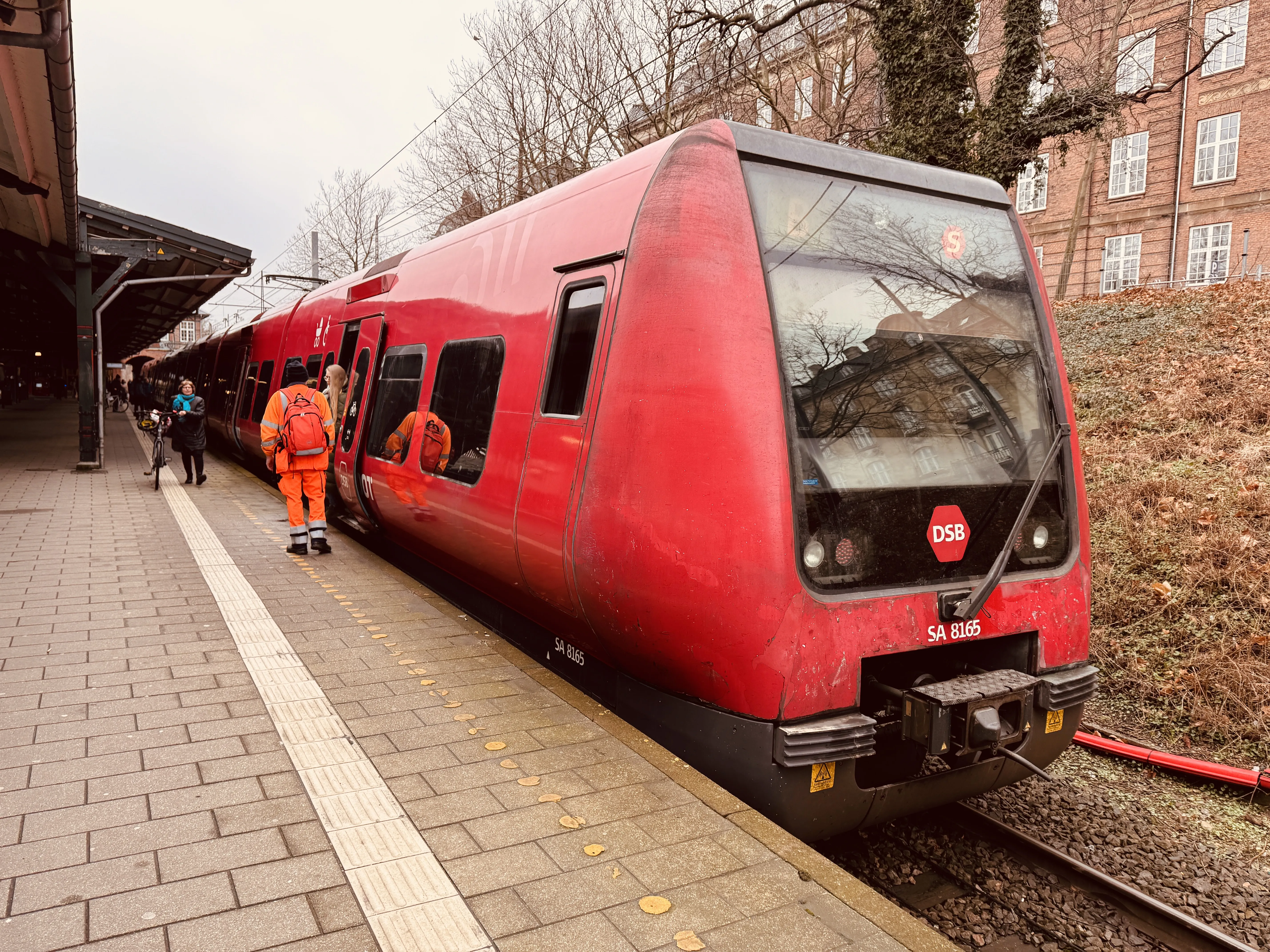 Billede af DSB SA 8165 fotograferet ud for Østerport Station.