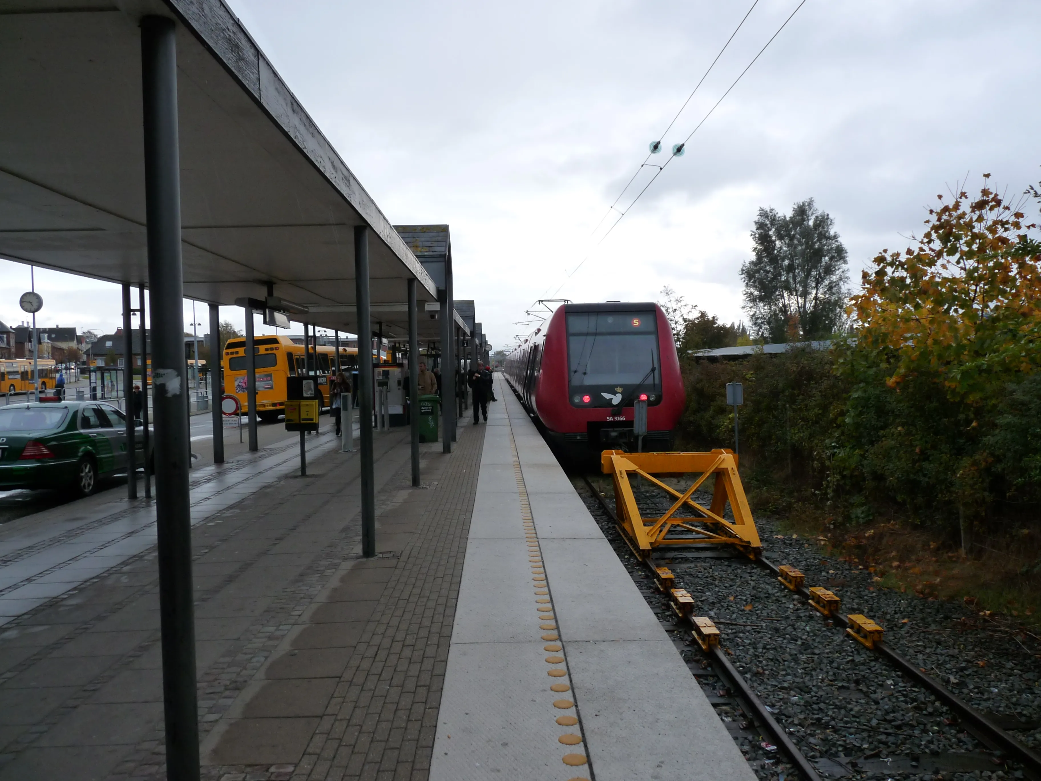 Billede af DSB SA 8166 fotograferet ud for Frederikssund S-togstrinbræt.