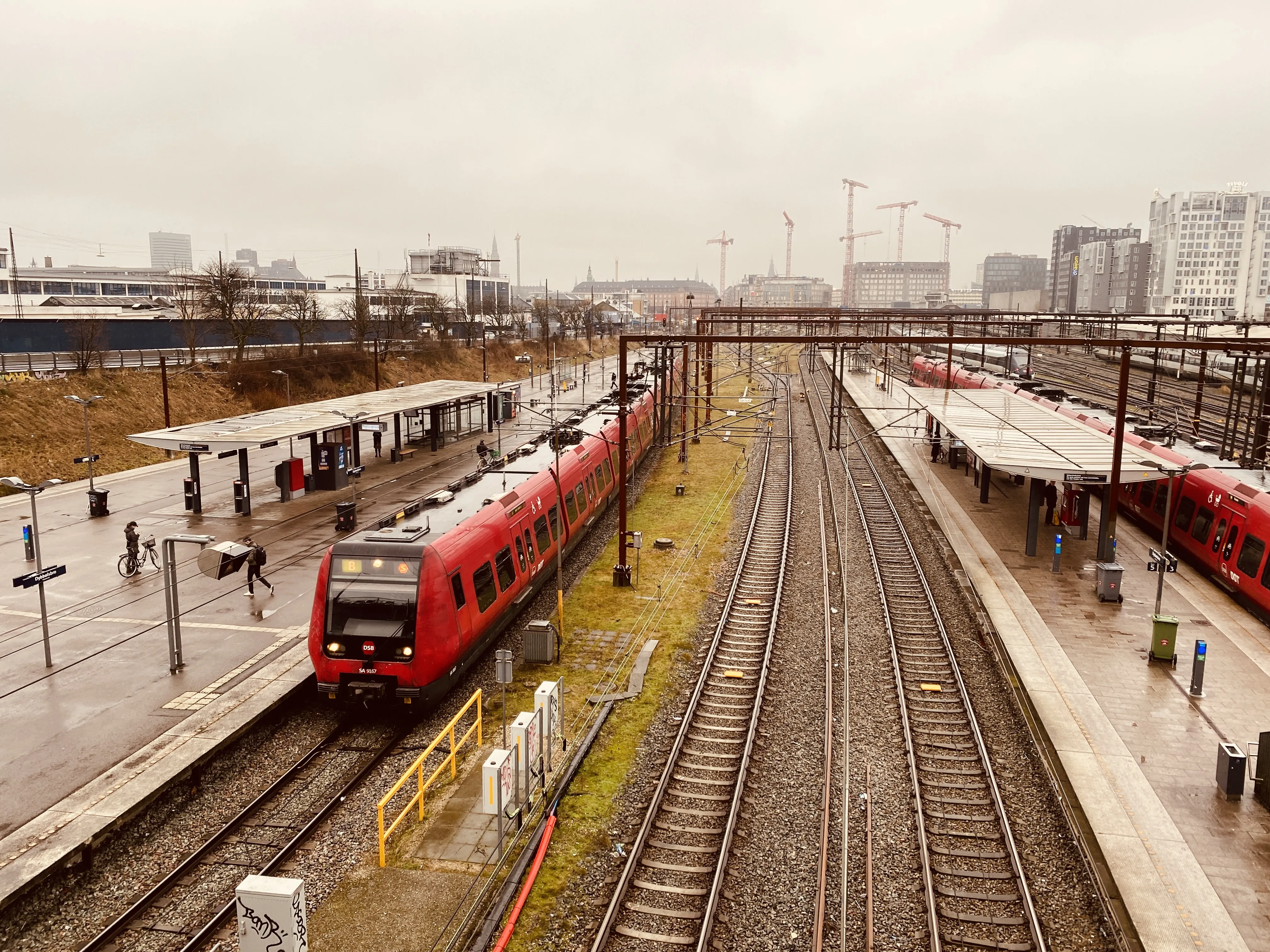 Billede af DSB SA 8167 fotograferet ud for Dybbølsbro S-togstrinbræt.