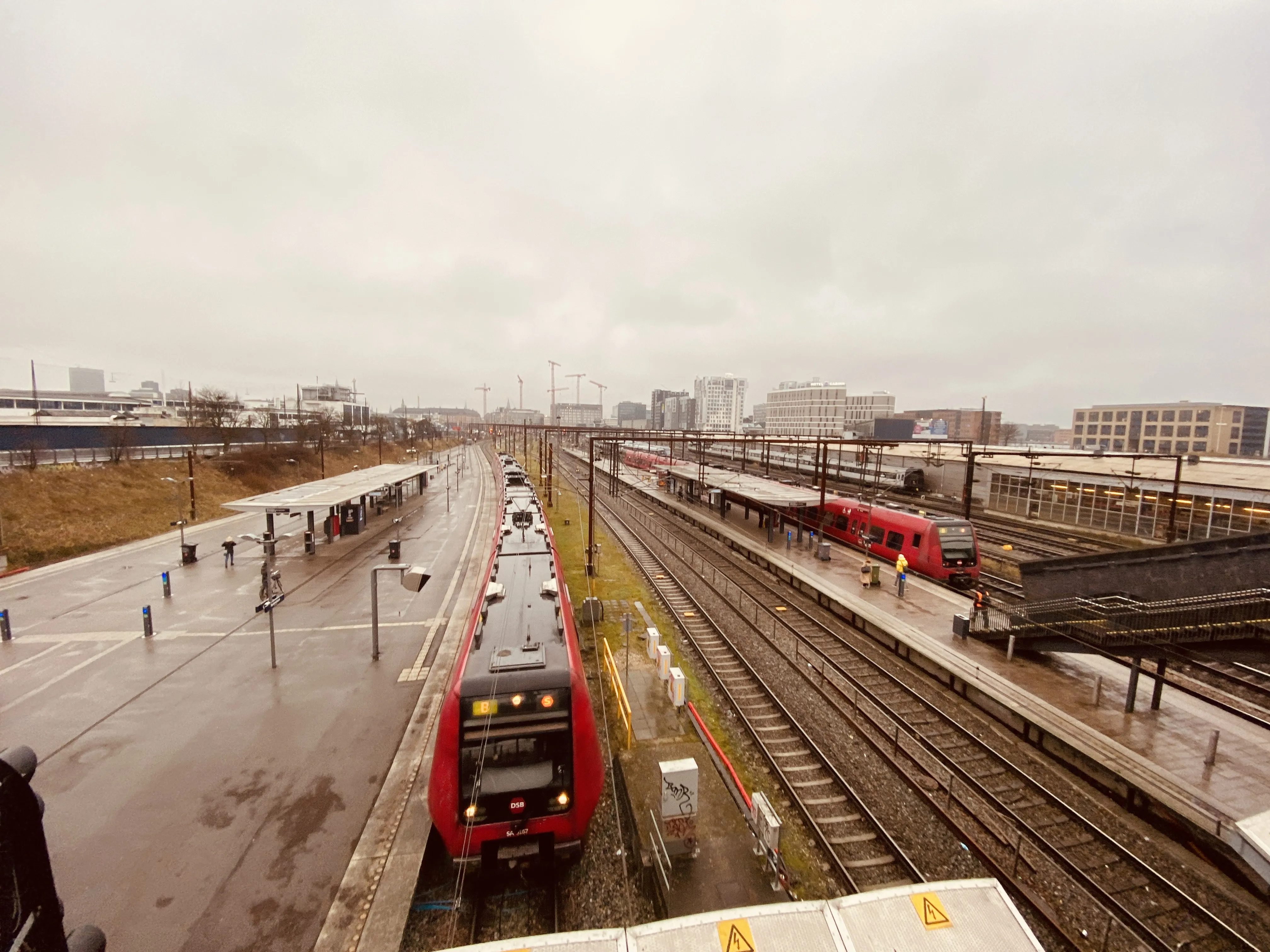 Billede af DSB SA 8167 fotograferet ud for Dybbølsbro S-togstrinbræt.