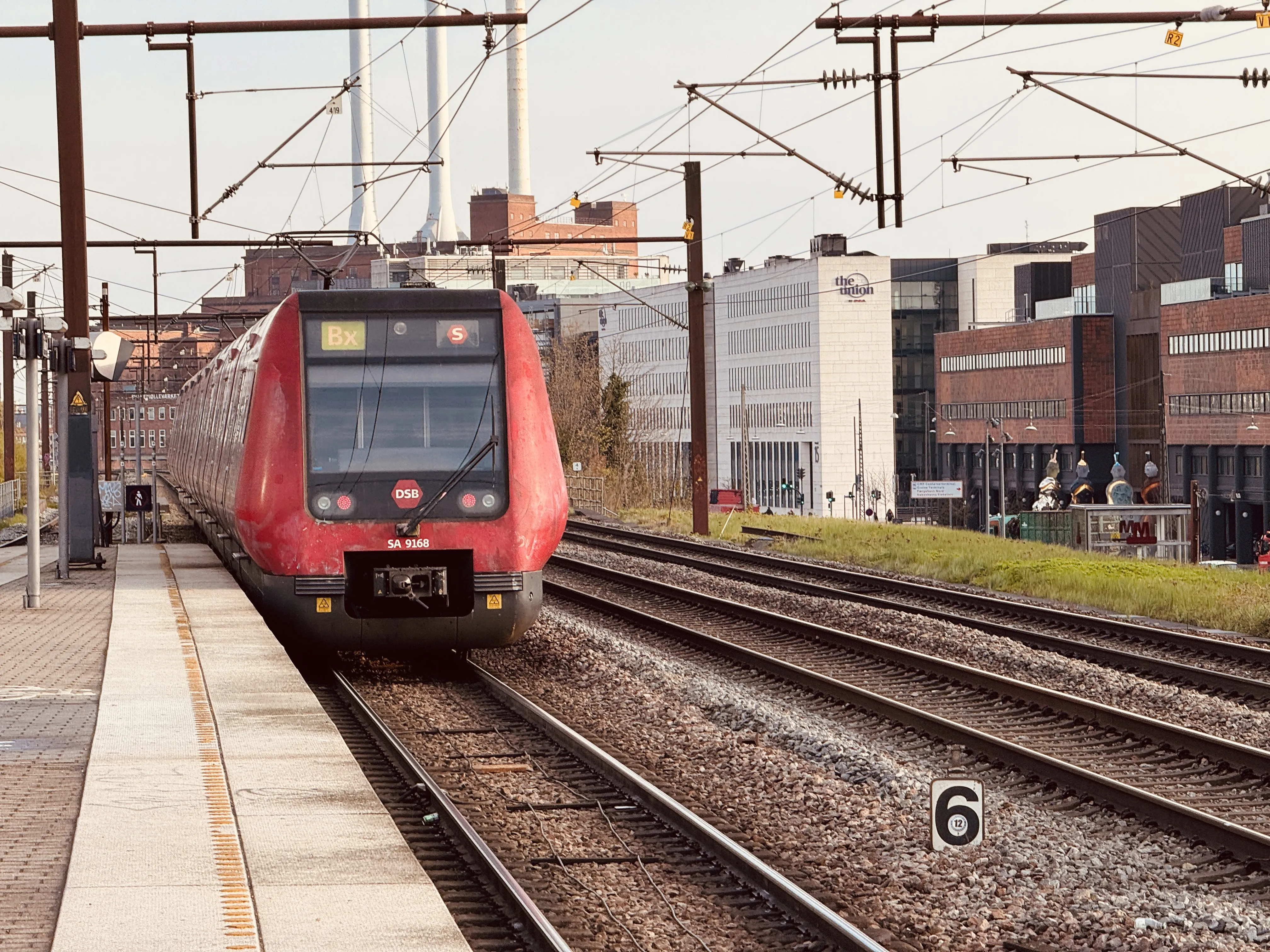 Billede af DSB SA 8168 fotograferet ud for Nordhavn S-togstrinbræt.