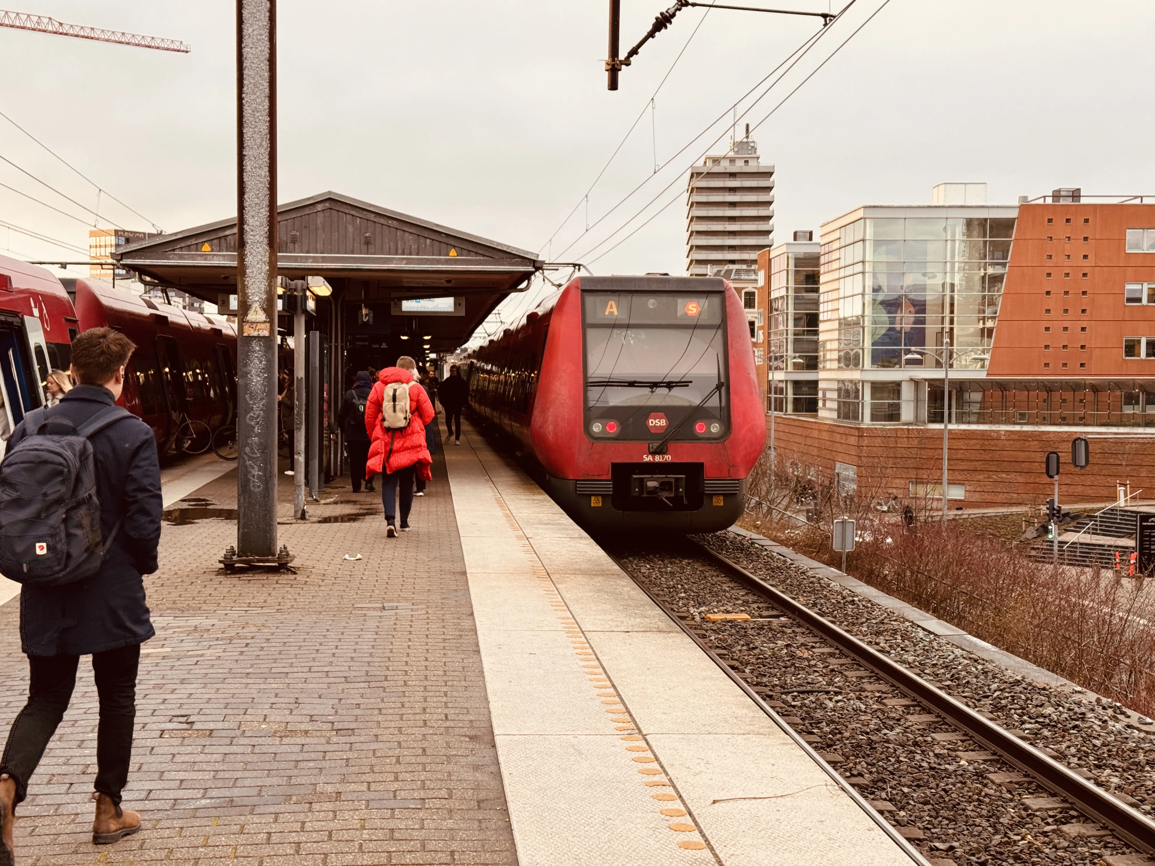 Billede af DSB SA 8170 fotograferet ud for Nordhavn S-togstrinbræt.