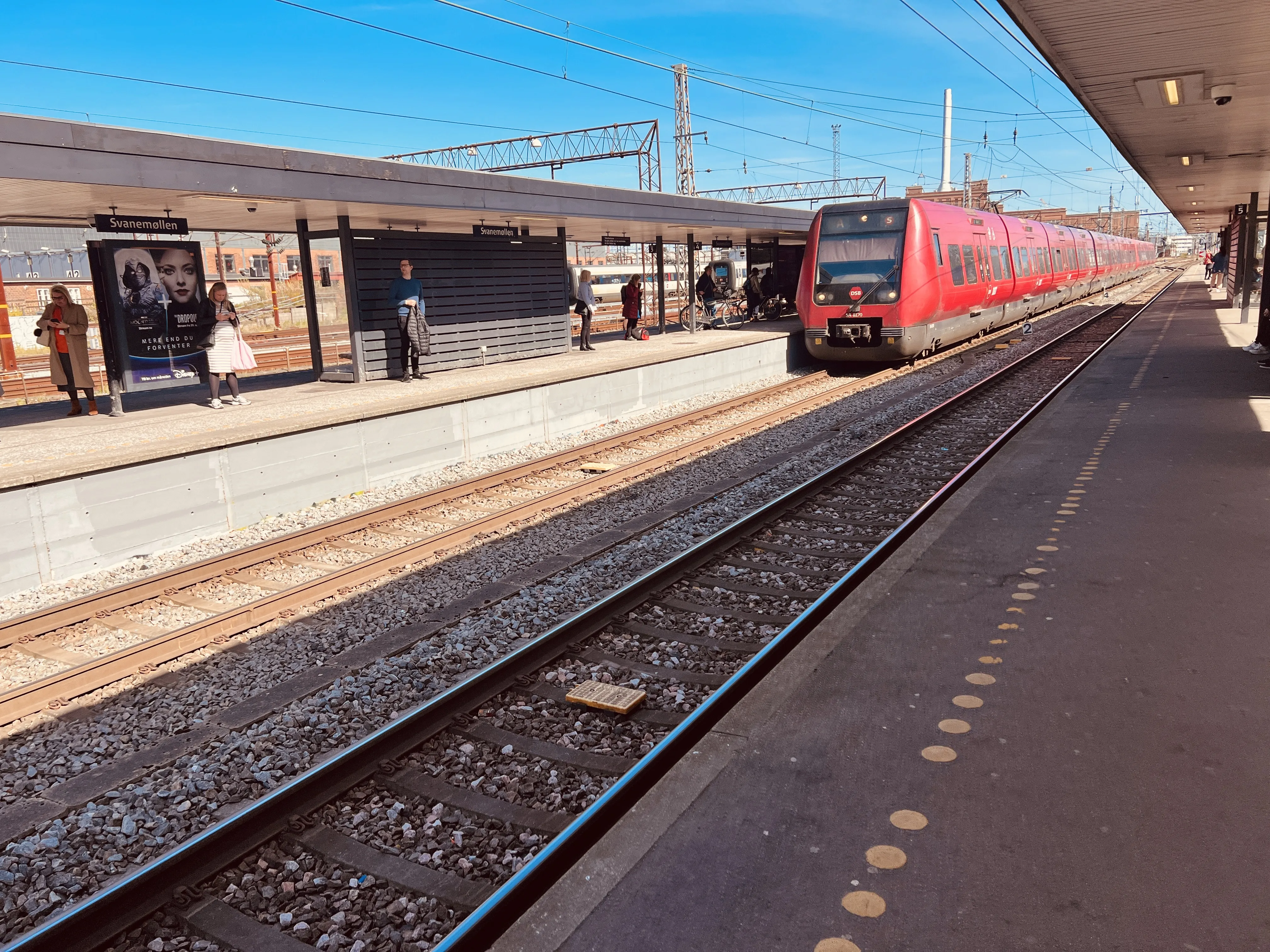 Billede af DSB SA 8170 fotograferet ud for Svanemøllen S-togsstation.