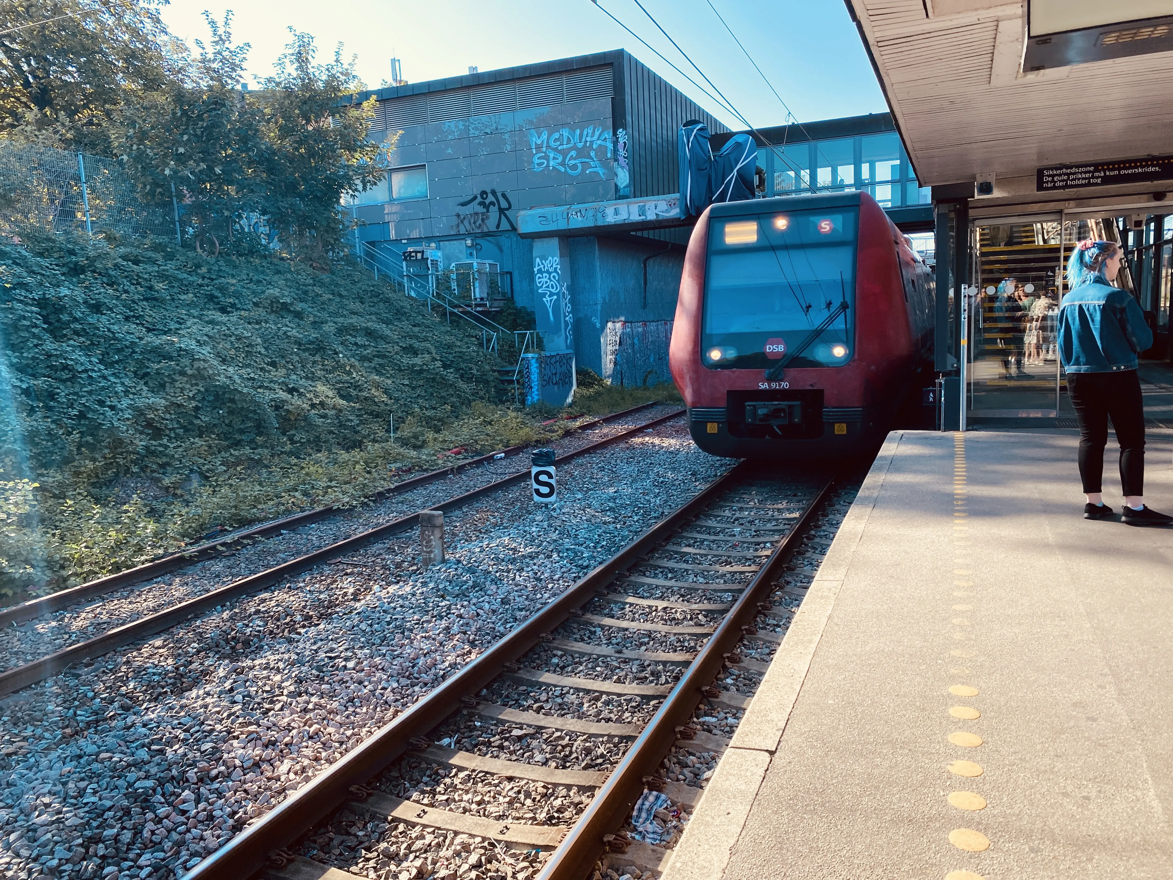 Billede af DSB SA 8170 fotograferet ud for Svanemøllen S-togsstation.