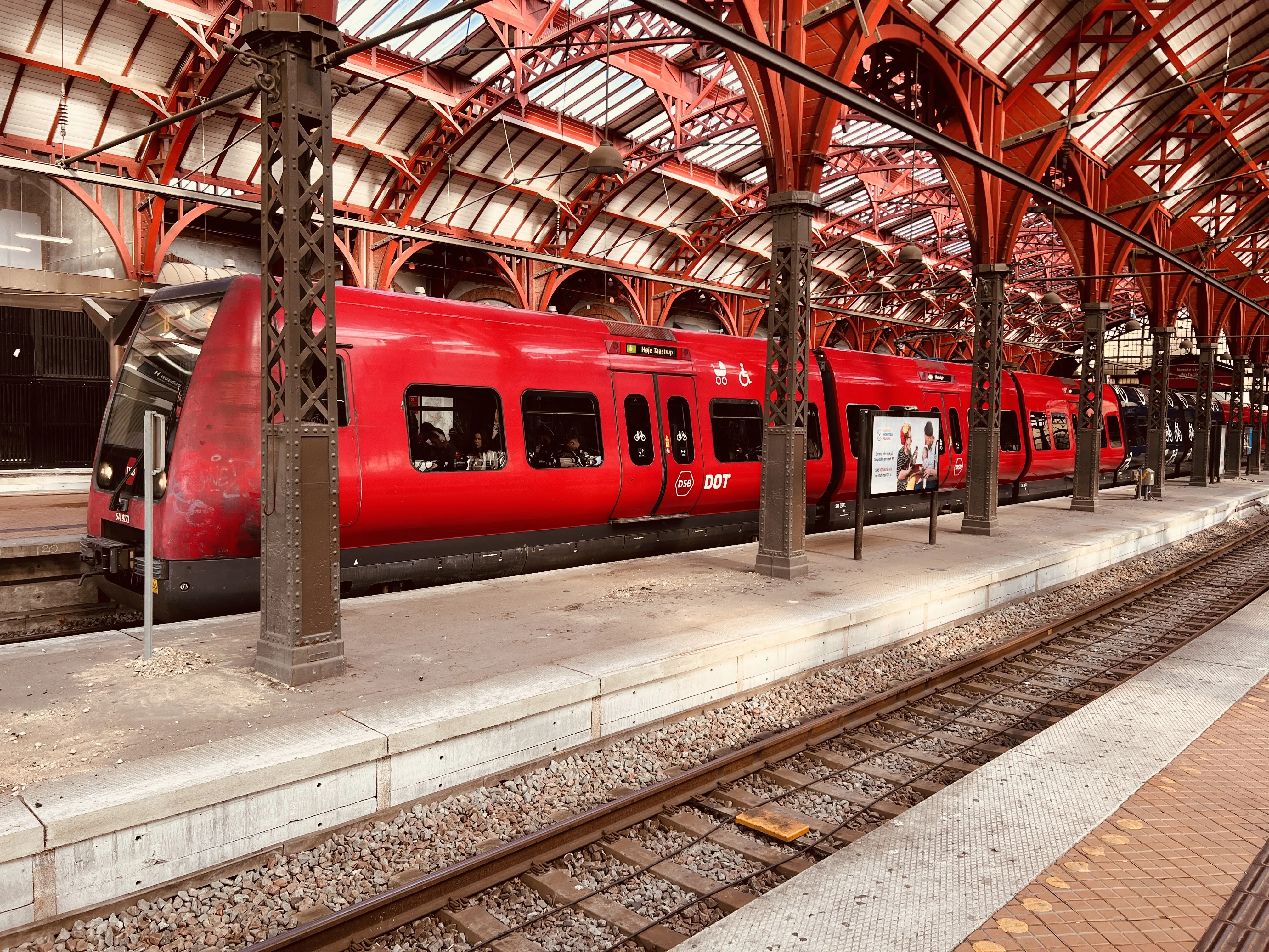 Billede af DSB SA 8171 fotograferet ud for København Hovedbanegård.