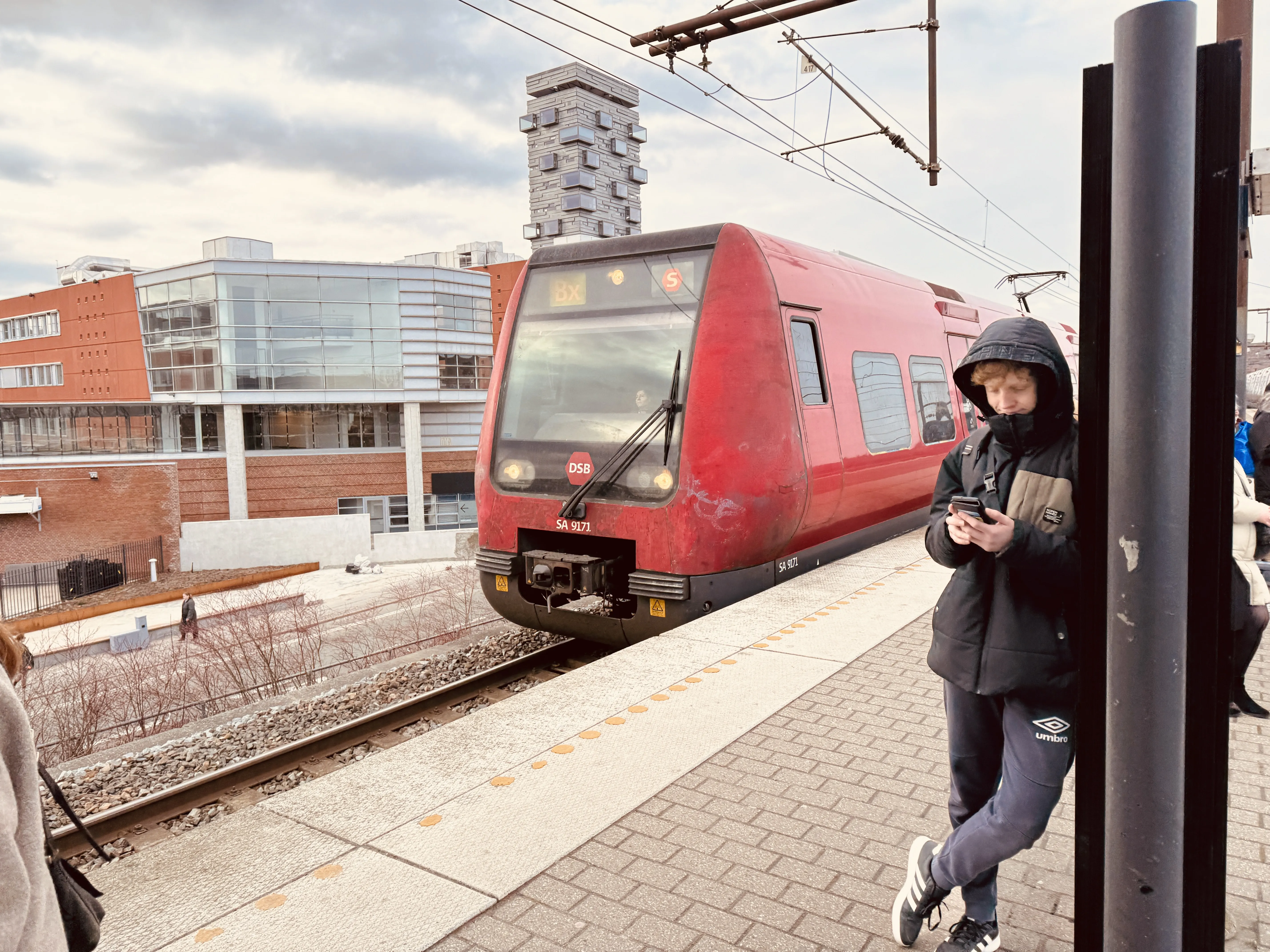 Billede af DSB SA 8171 fotograferet ud for Nordhavn S-togstrinbræt.