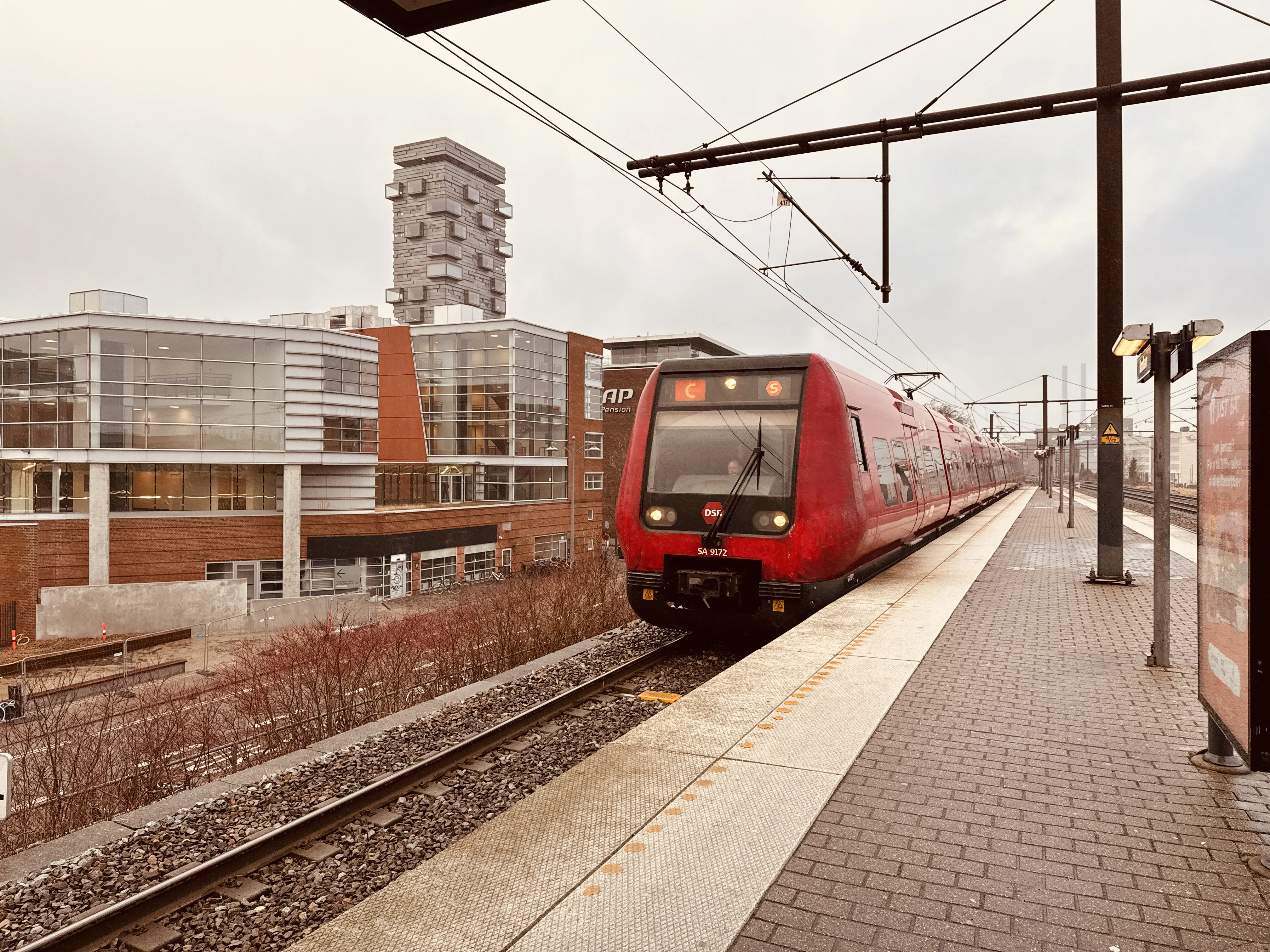 Billede af DSB SA 8172 fotograferet ud for Nordhavn S-togstrinbræt.