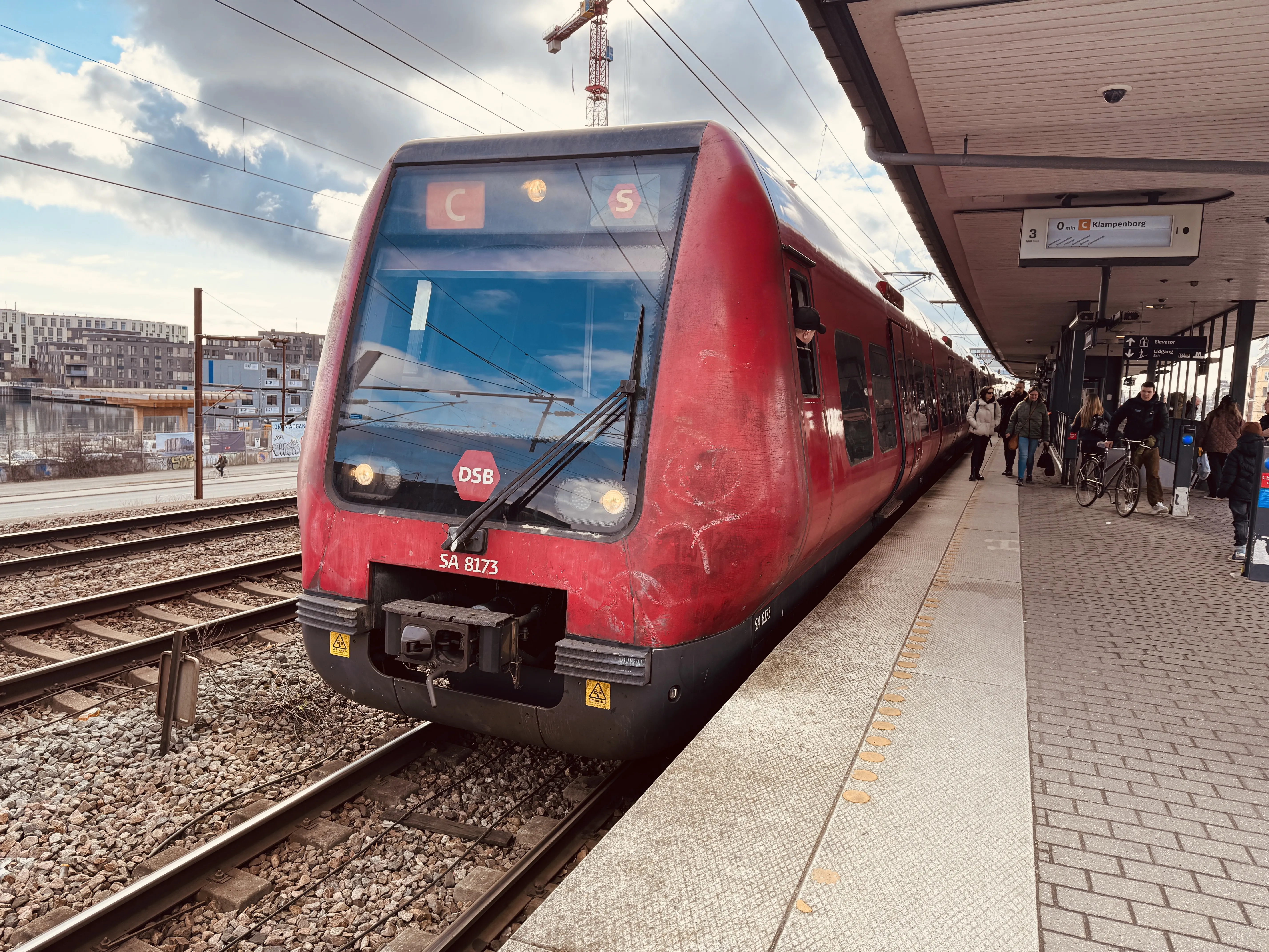 Billede af DSB SA 8173 fotograferet ud for Nordhavn S-togstrinbræt.