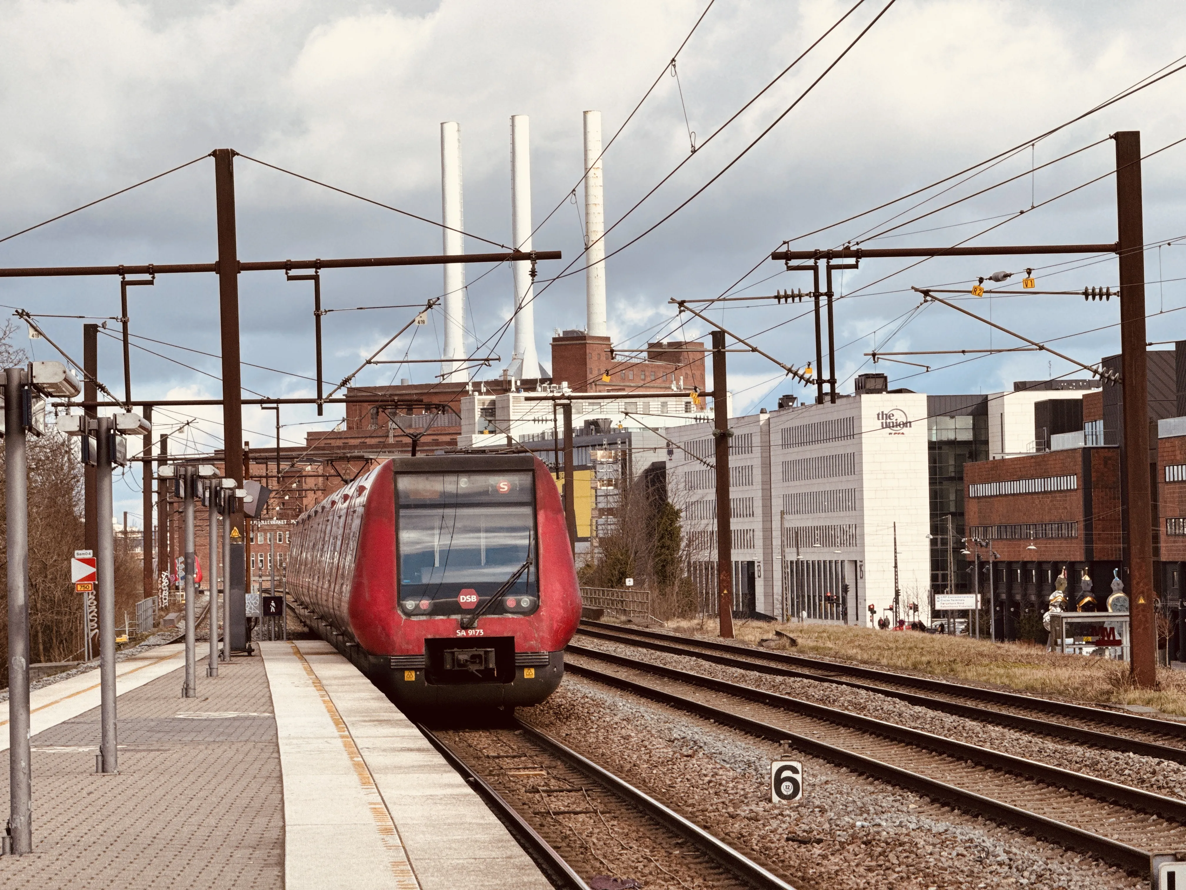 Billede af DSB SA 8173 fotograferet ud for Nordhavn S-togstrinbræt.