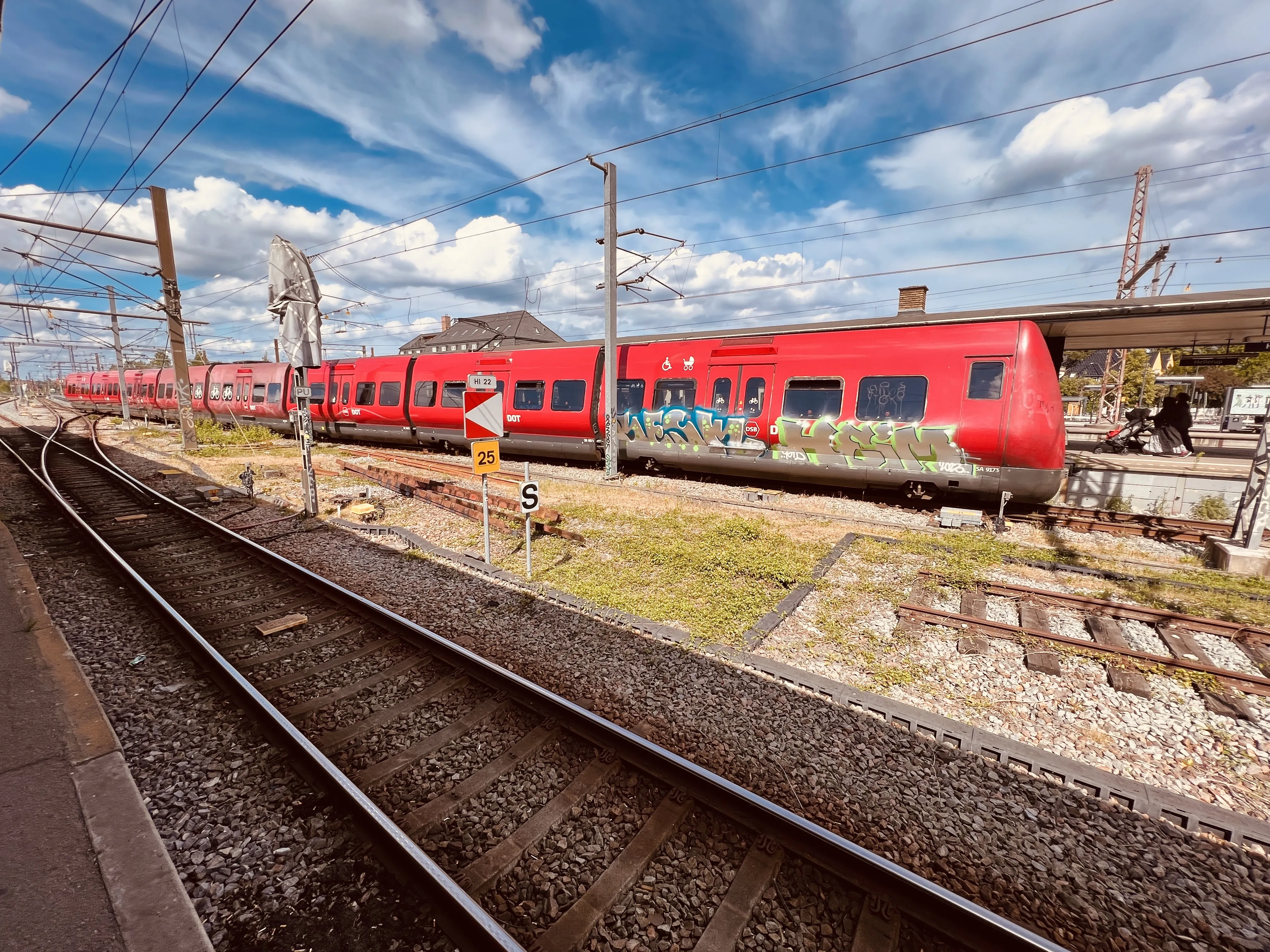 Billede af DSB SA 8173 fotograferet ud for Hellerup Station.